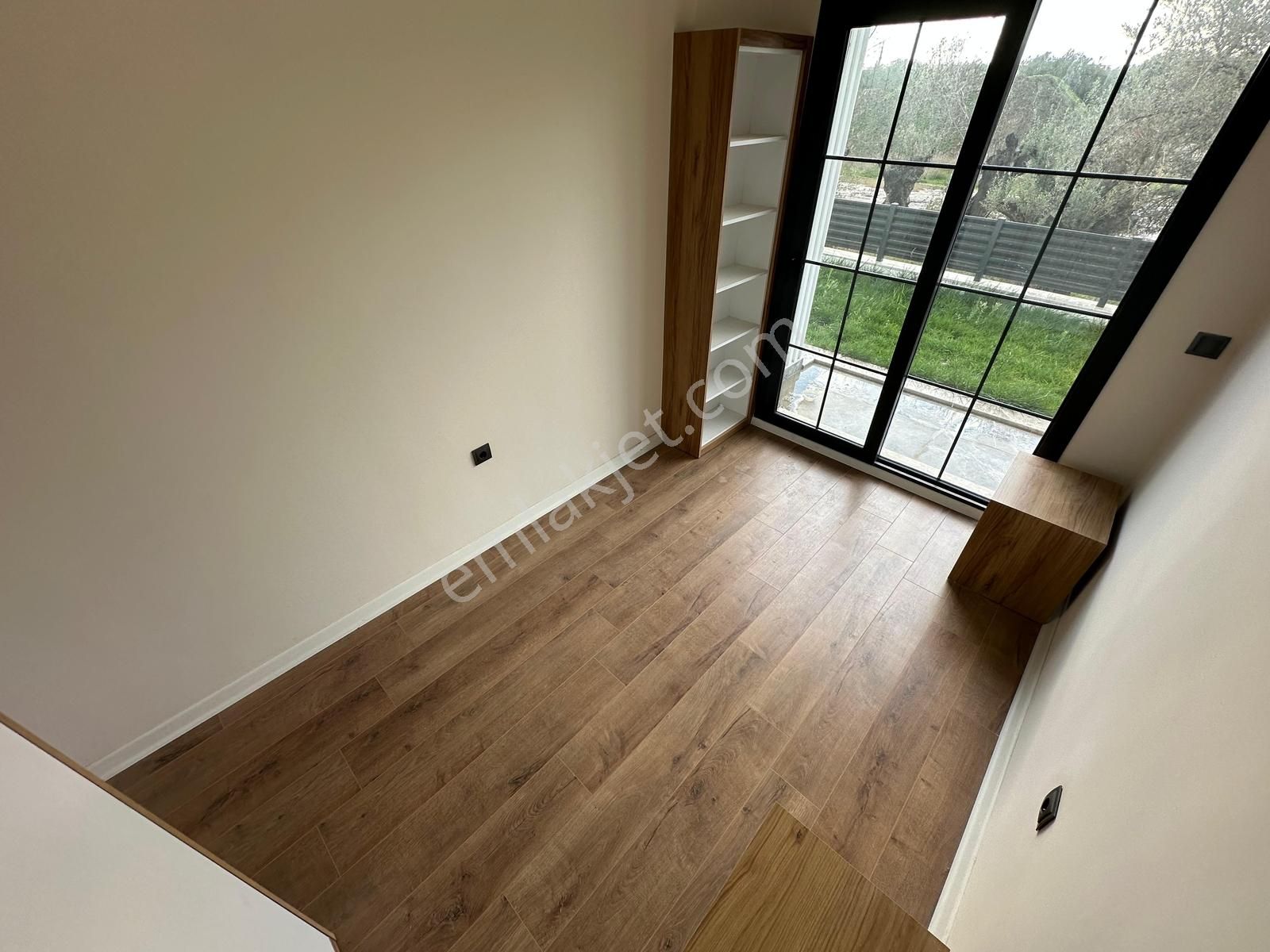 Kumsaldan Akçayda Kapalı Otopark Bahçe Kullanımlı_1+1_ Lüx Daire - Görsel 24