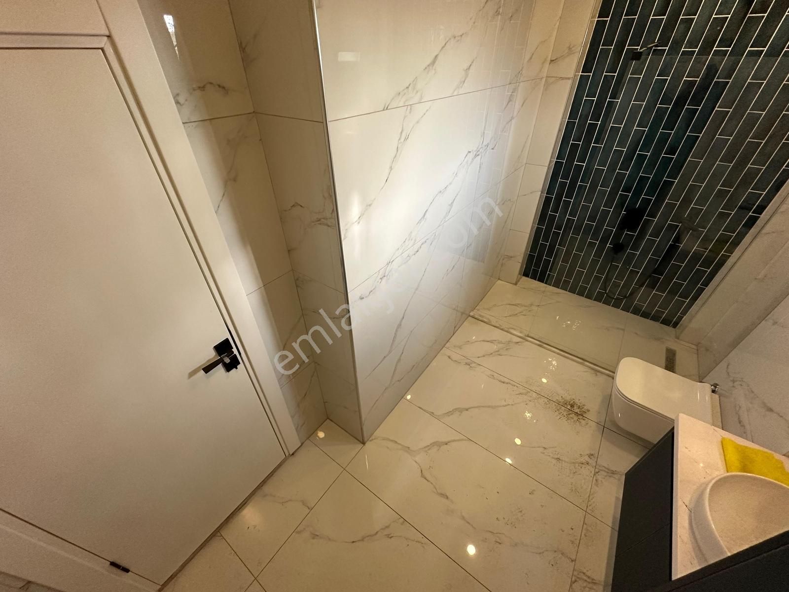 Kumsaldan Akçayda Kapalı Otopark Bahçe Kullanımlı_1+1_ Lüx Daire - Görsel 12