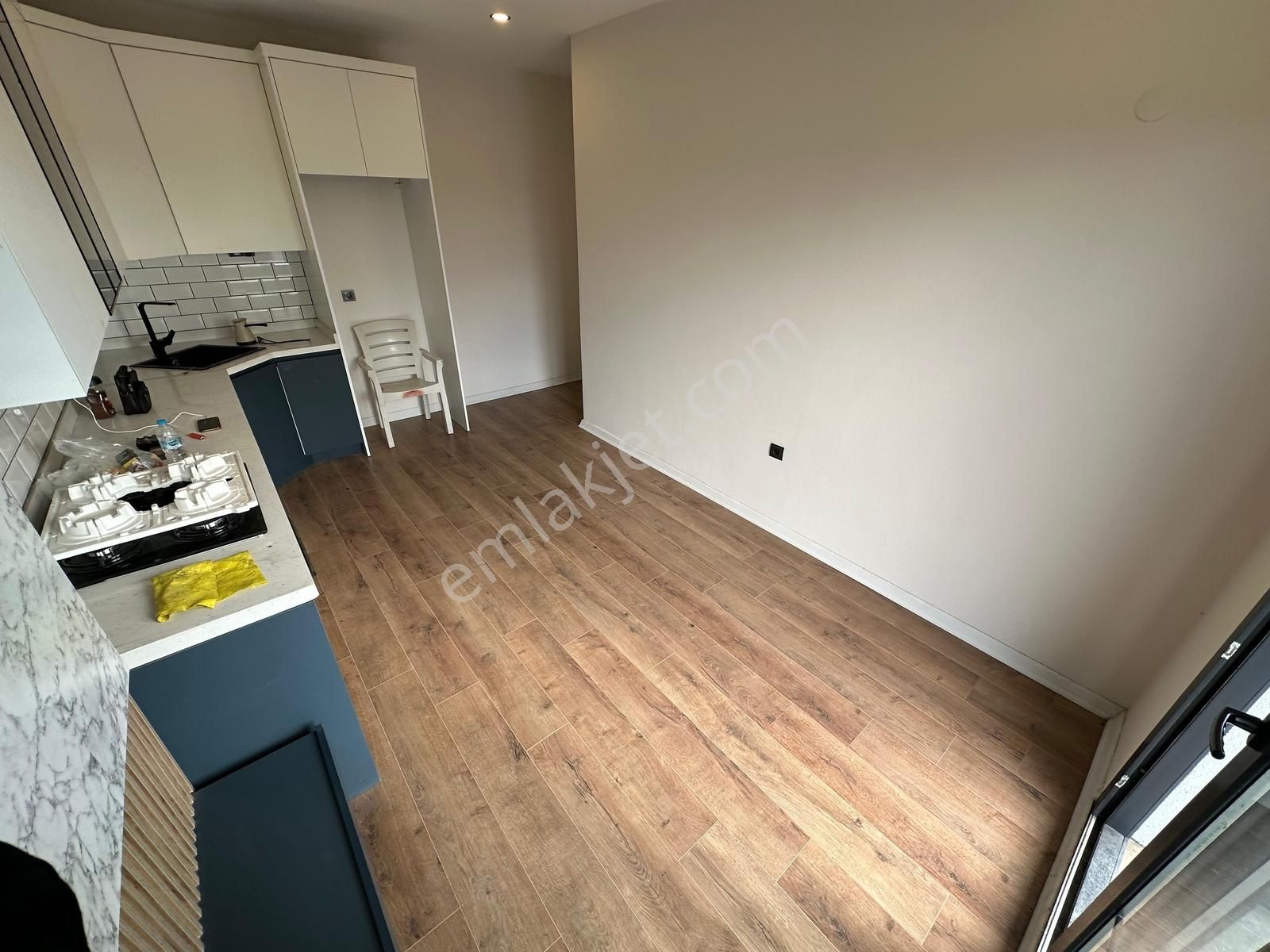 Kumsaldan Akçayda Kapalı Otopark Bahçe Kullanımlı_1+1_ Lüx Daire - Görsel 18