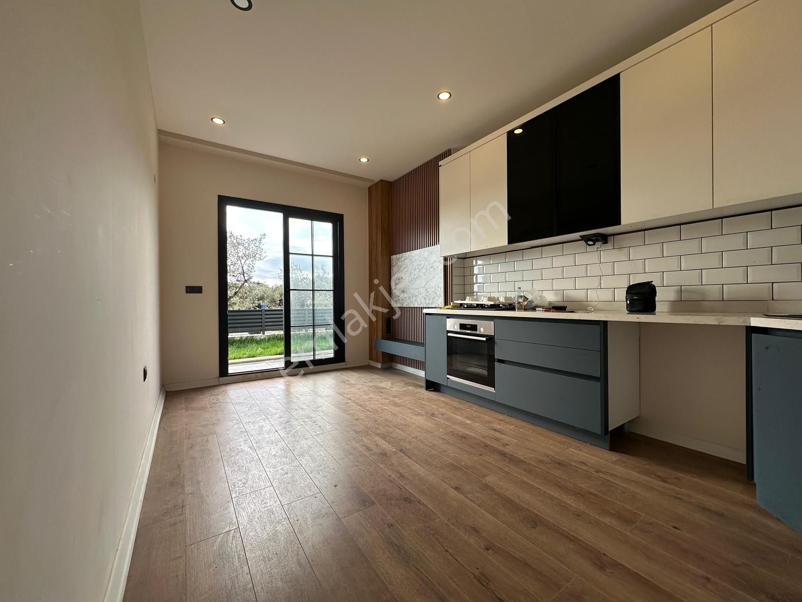 Kumsaldan Akçayda Kapalı Otopark Bahçe Kullanımlı_1+1_ Lüx Daire - Görsel 23