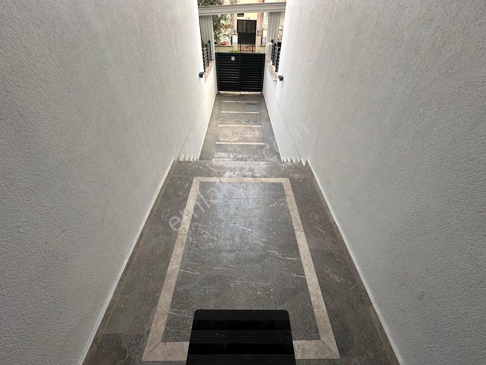 Kumsaldan Akçayda Kapalı Otopark Bahçe Kullanımlı_1+1_ Lüx Daire - Görsel 13