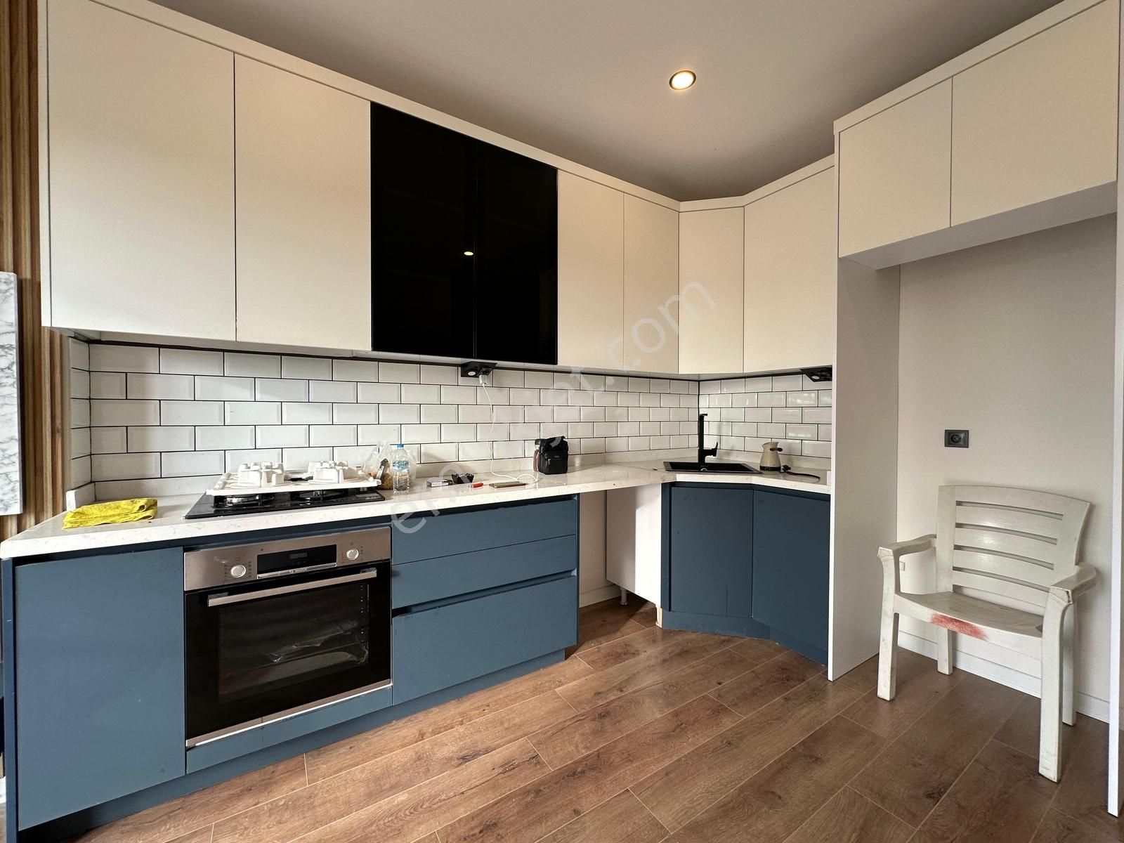 Kumsaldan Akçayda Kapalı Otopark Bahçe Kullanımlı_1+1_ Lüx Daire - Görsel 4