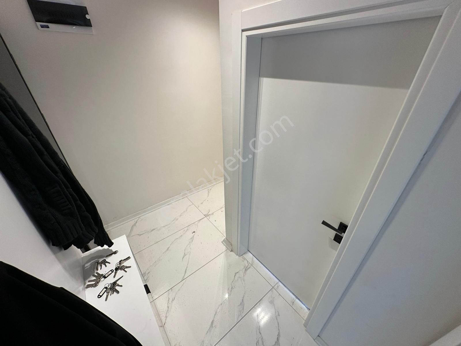 Kumsaldan Akçayda Kapalı Otopark Bahçe Kullanımlı_1+1_ Lüx Daire - Görsel 2