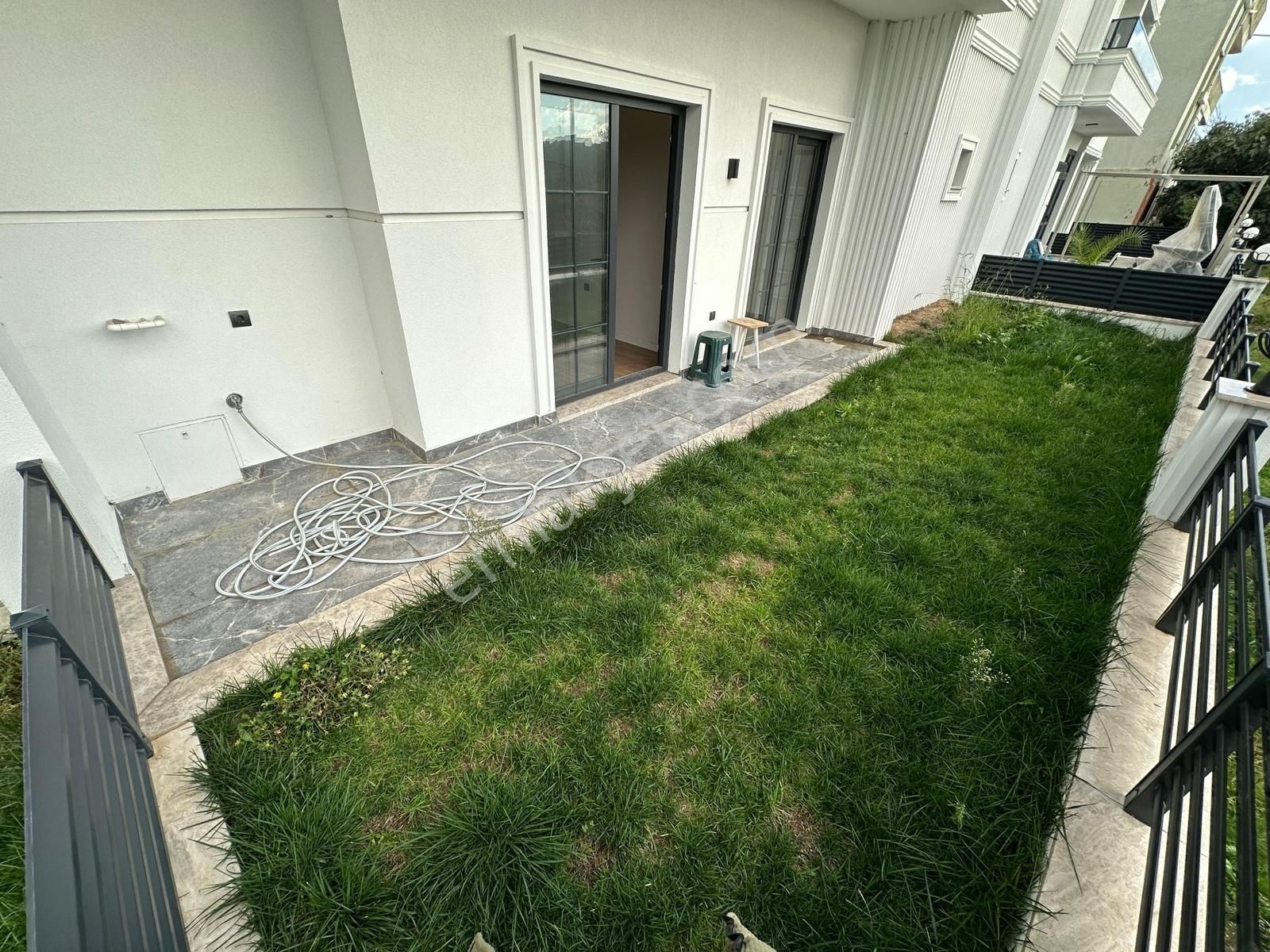 Kumsaldan Akçayda Kapalı Otopark Bahçe Kullanımlı_1+1_ Lüx Daire - Görsel 10