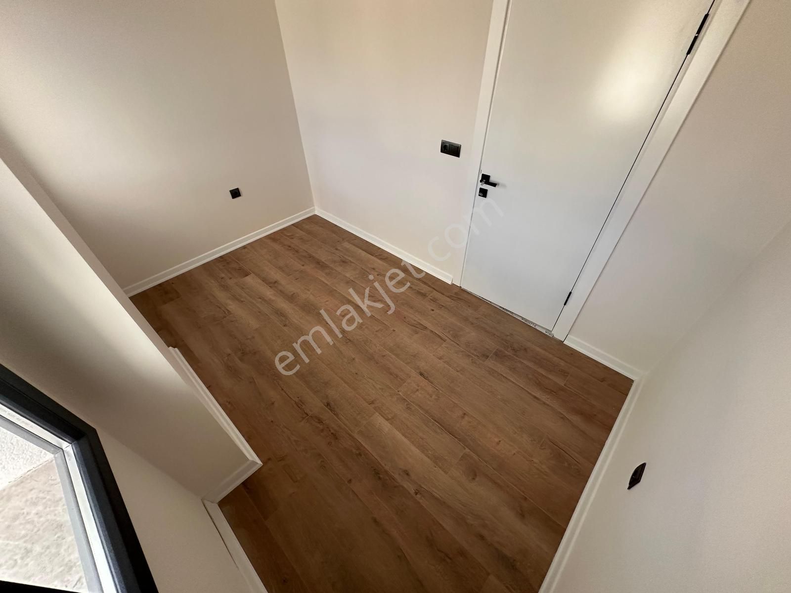 Kumsaldan Akçay'da Kapalı Otoparklı Giyinme Odalı_2+1_ Lüx Daire - Görsel 7