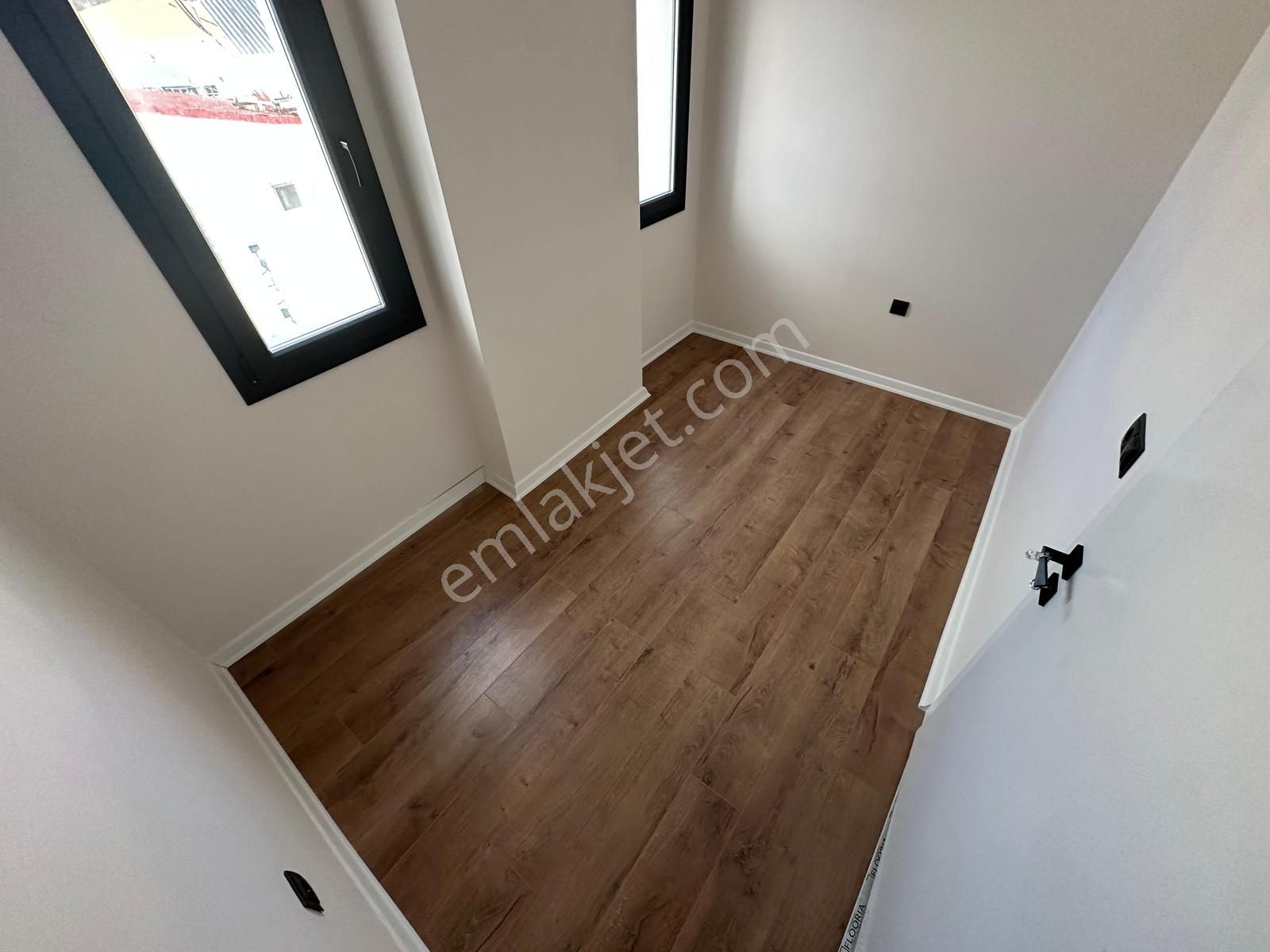 Kumsaldan Akçay'da Kapalı Otoparklı Giyinme Odalı_2+1_ Lüx Daire - Görsel 4