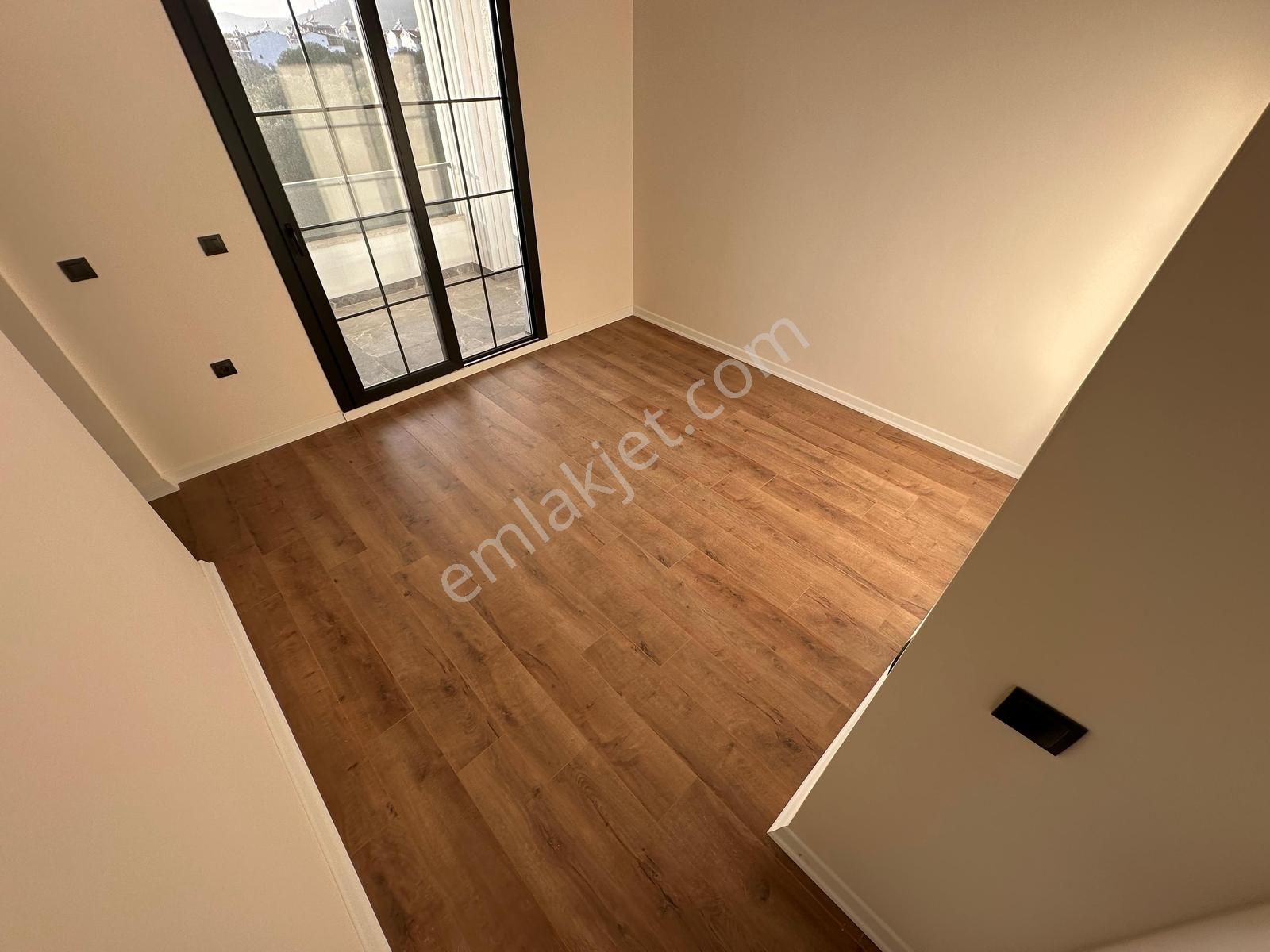 Kumsaldan Akçay'da Kapalı Otoparklı Giyinme Odalı_2+1_ Lüx Daire - Görsel 12