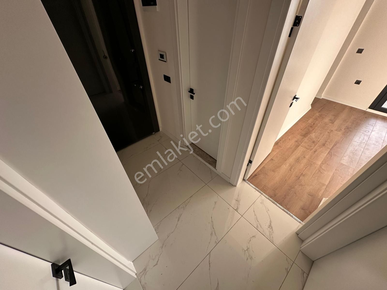 Kumsaldan Akçay'da Kapalı Otoparklı Giyinme Odalı_2+1_ Lüx Daire - Görsel 17