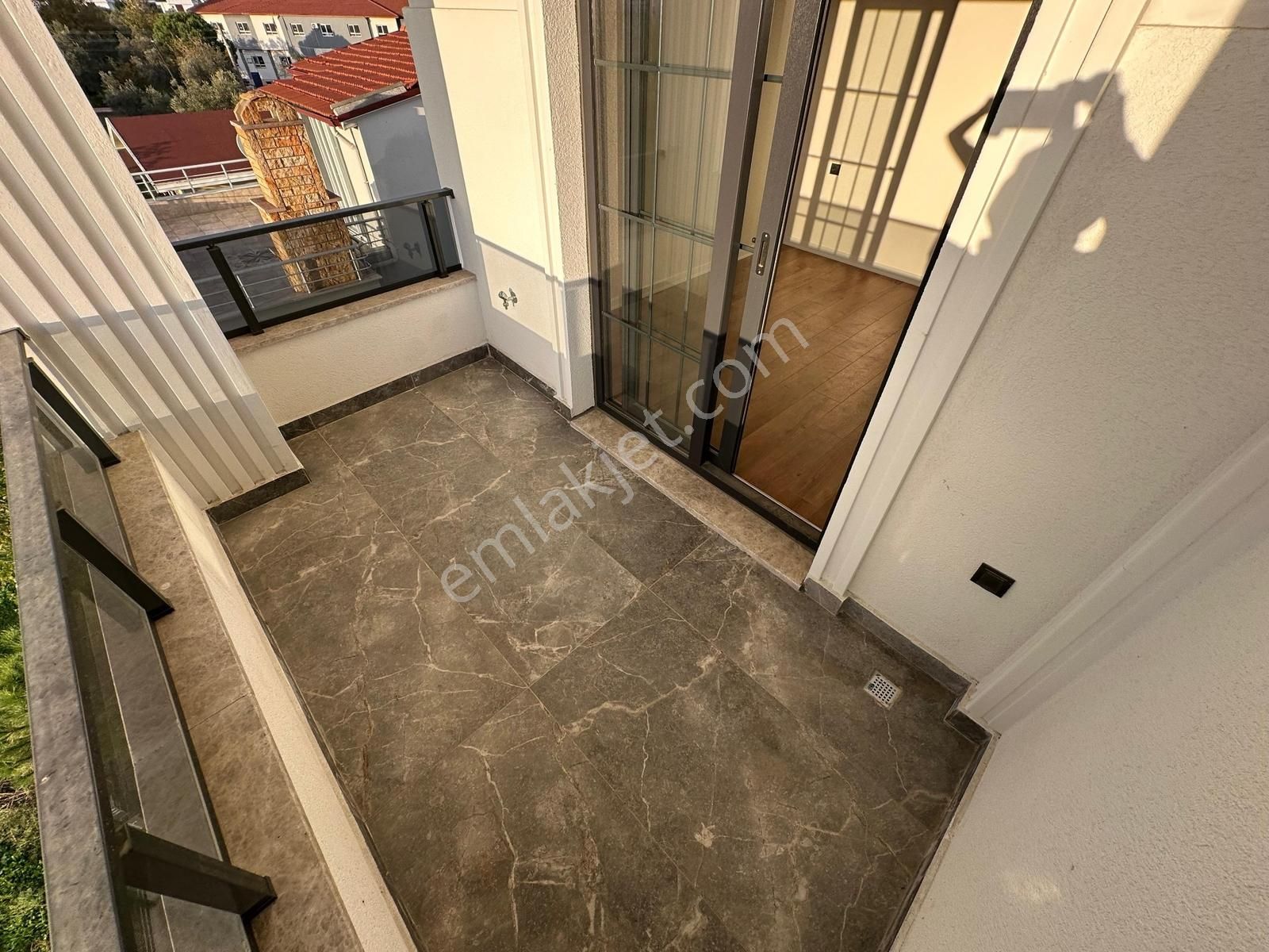 Kumsaldan Akçay'da Kapalı Otoparklı Giyinme Odalı_2+1_ Lüx Daire - Görsel 28