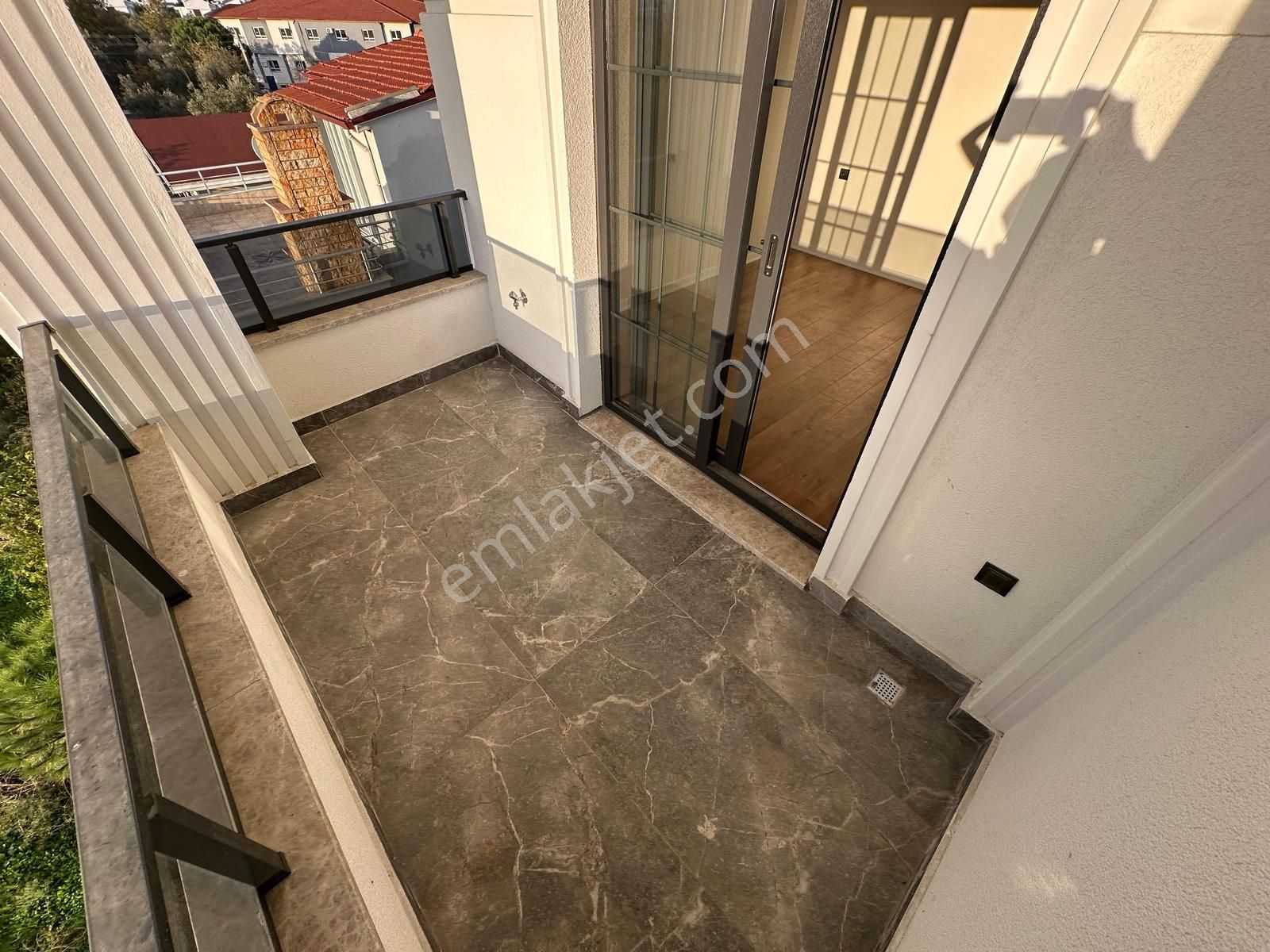 Kumsaldan Akçay'da Kapalı Otoparklı Giyinme Odalı_2+1_ Lüx Daire - Görsel 14