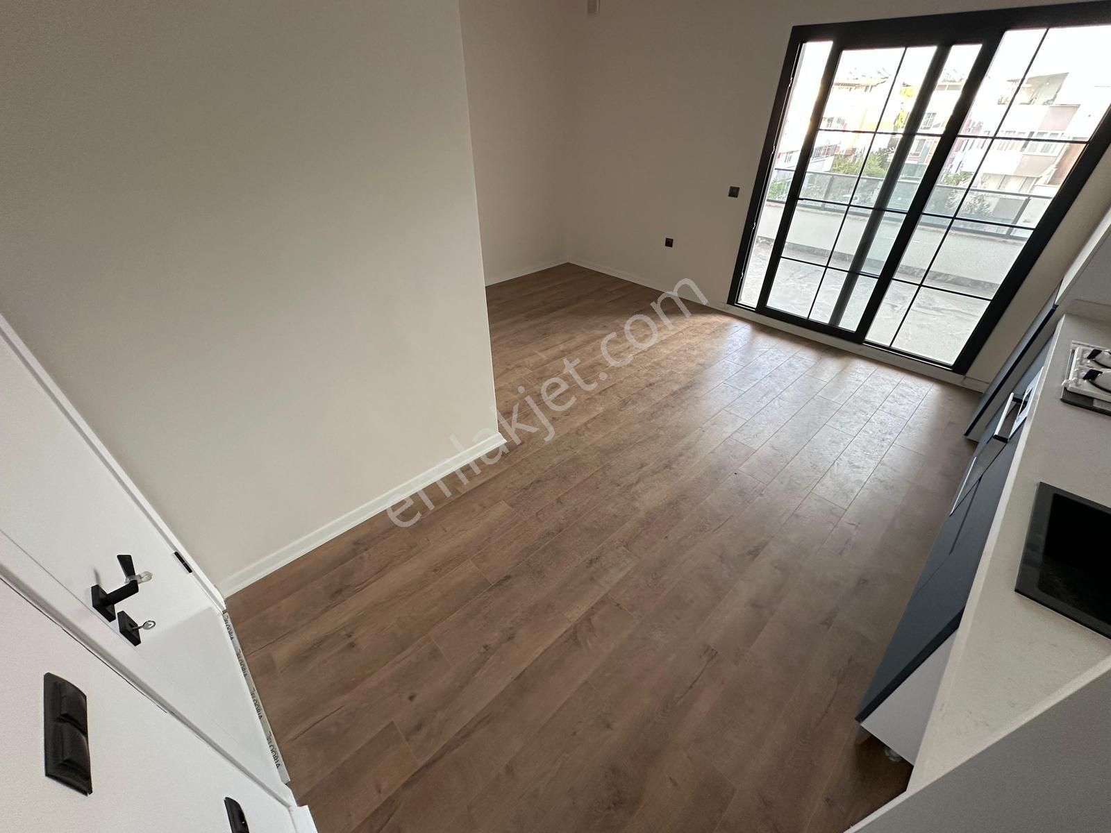 Kumsaldan Akçay'da Kapalı Otoparklı Giyinme Odalı_2+1_ Lüx Daire - Görsel 2