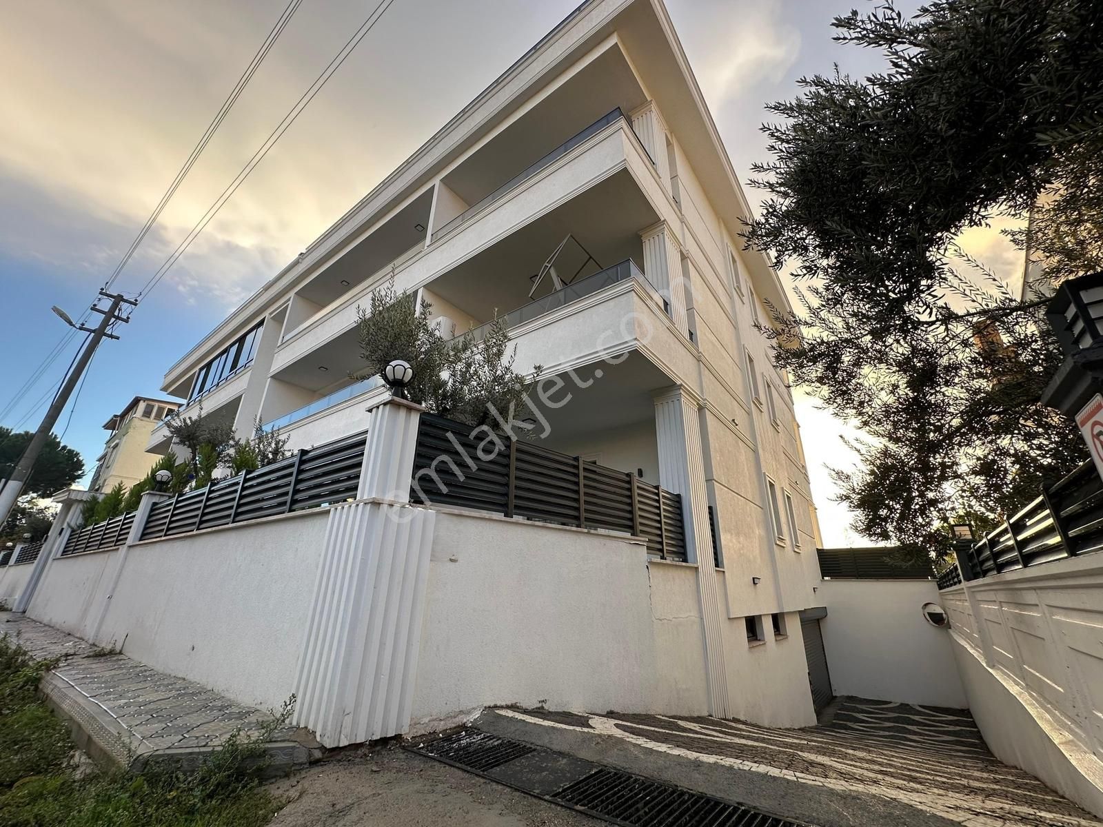 Kumsaldan Akçay'da Kapalı Otoparklı Giyinme Odalı_2+1_ Lüx Daire - Görsel 30