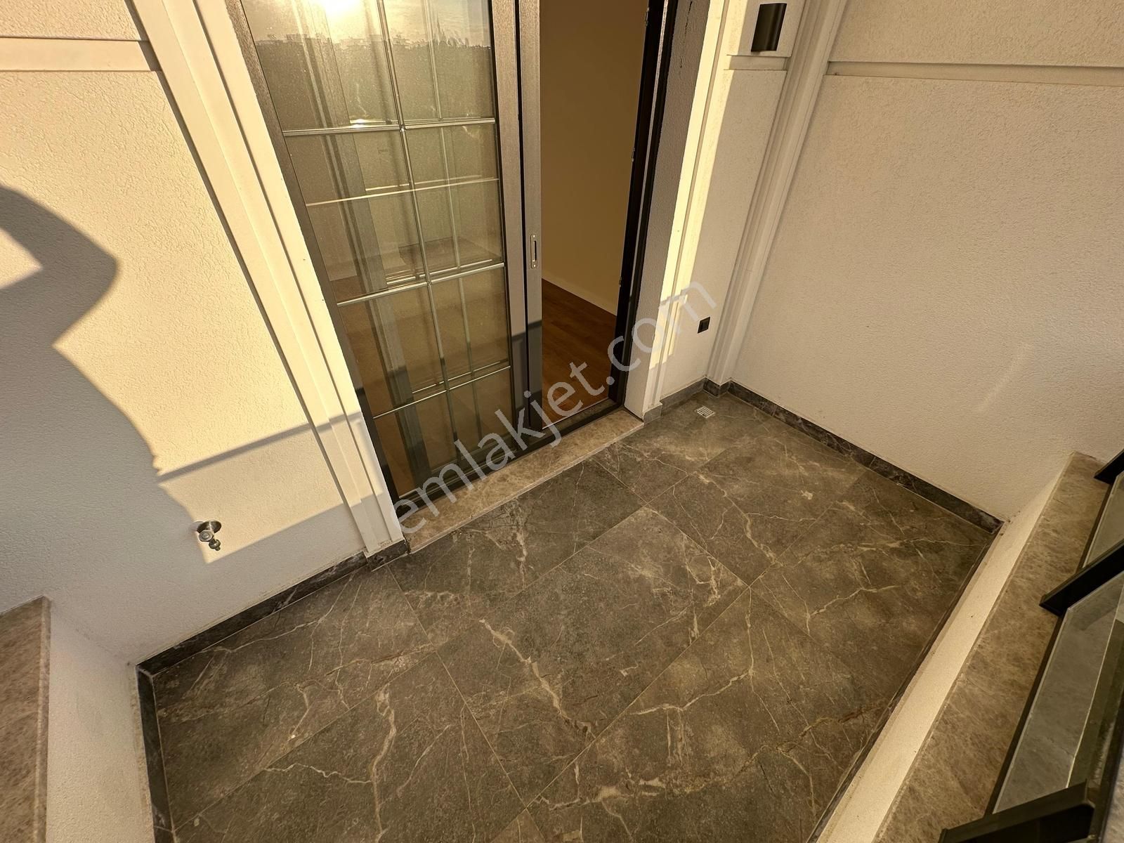 Kumsaldan Akçay'da Kapalı Otoparklı Giyinme Odalı_2+1_ Lüx Daire - Görsel 25