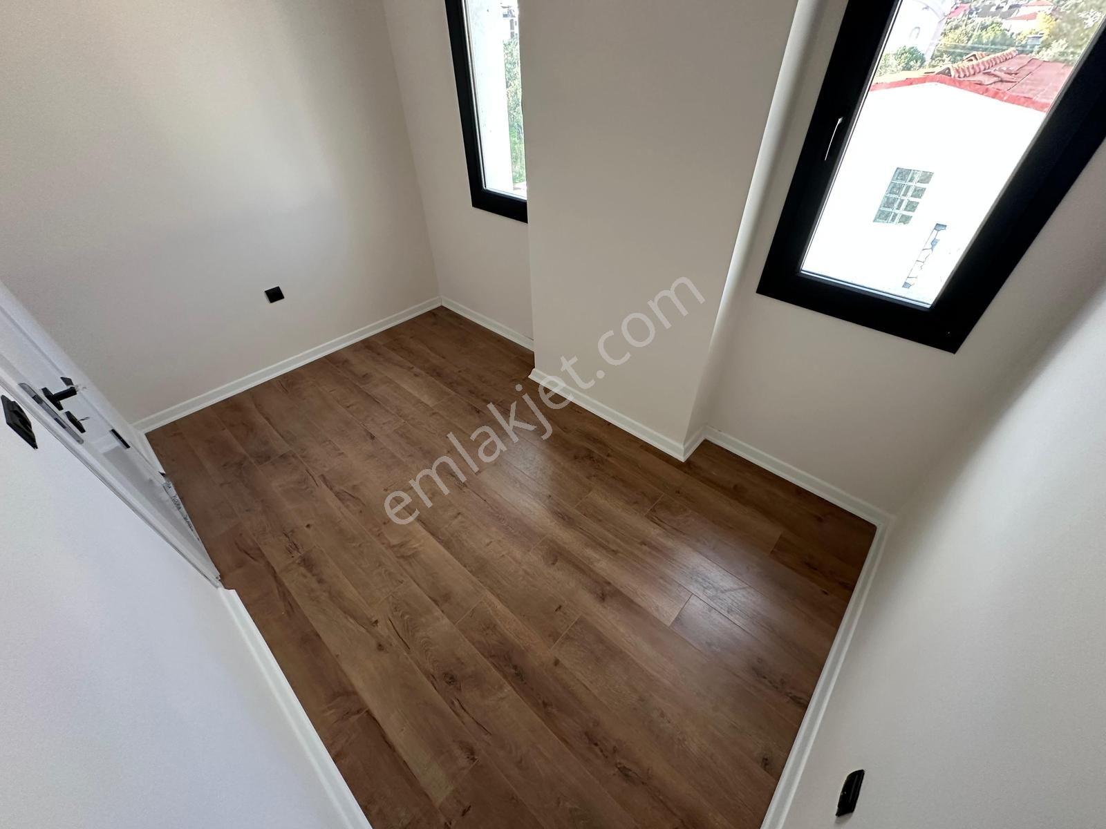 Kumsaldan Akçay'da Kapalı Otoparklı Giyinme Odalı_2+1_ Lüx Daire - Görsel 8