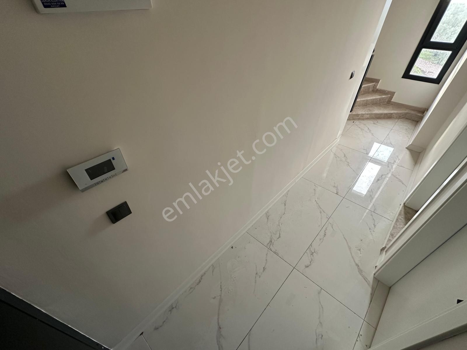 Kumsaldan Akçay'da Kapalı Otoparklı Giyinme Odalı_2+1_lüx Dublex - Görsel 29