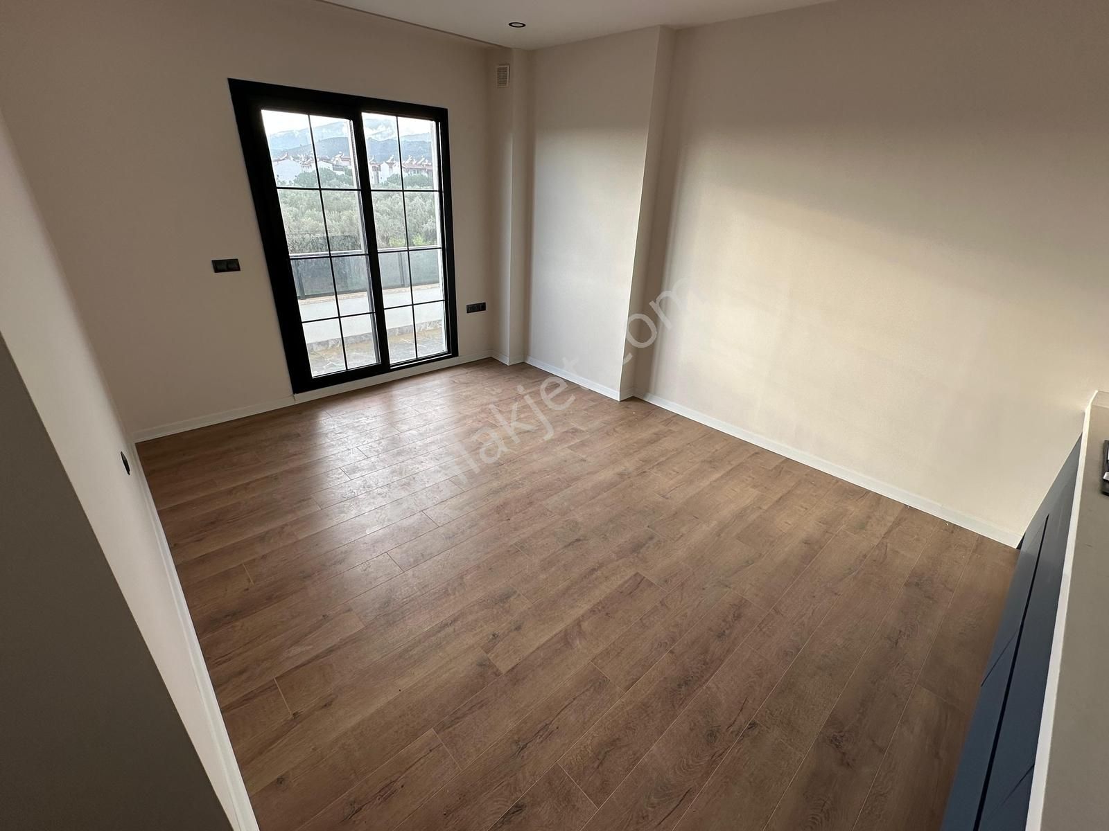 Kumsaldan Akçay'da Kapalı Otoparklı Giyinme Odalı_2+1_lüx Dublex - Görsel 12