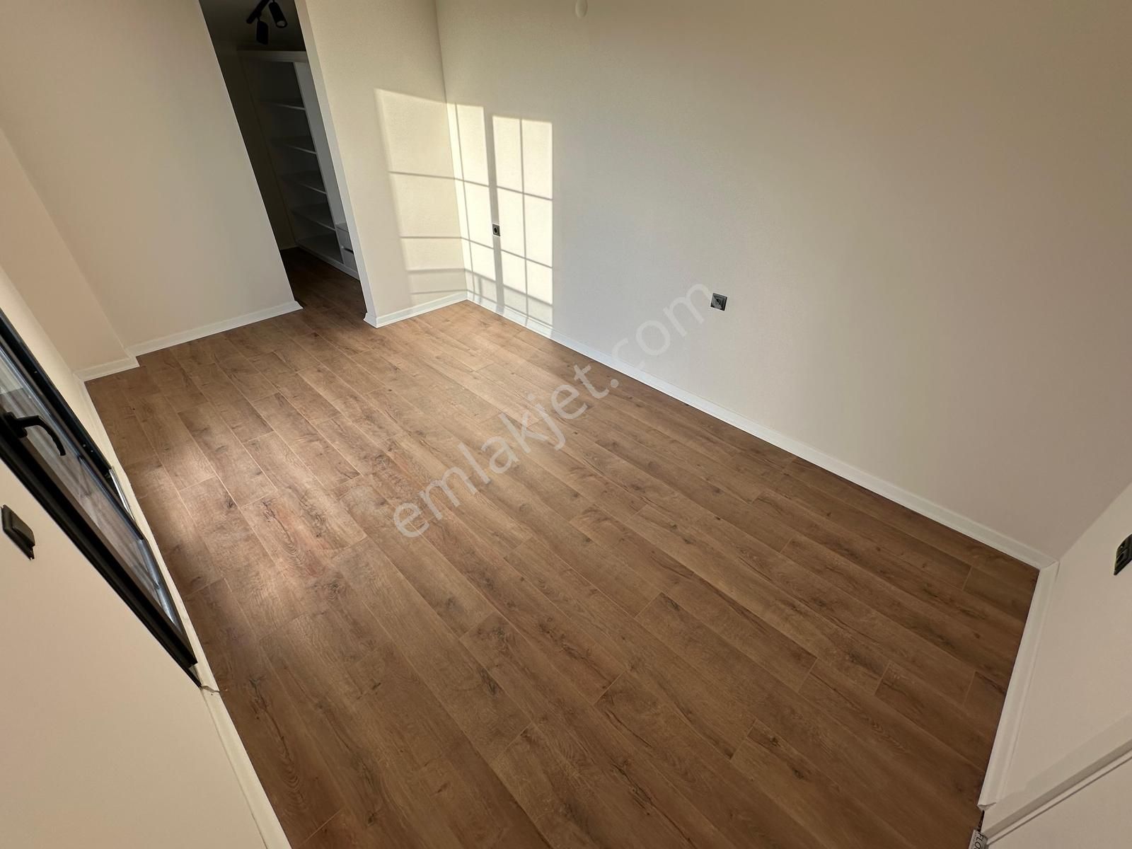 Kumsaldan Akçay'da Kapalı Otoparklı Giyinme Odalı_2+1_lüx Dublex - Görsel 31