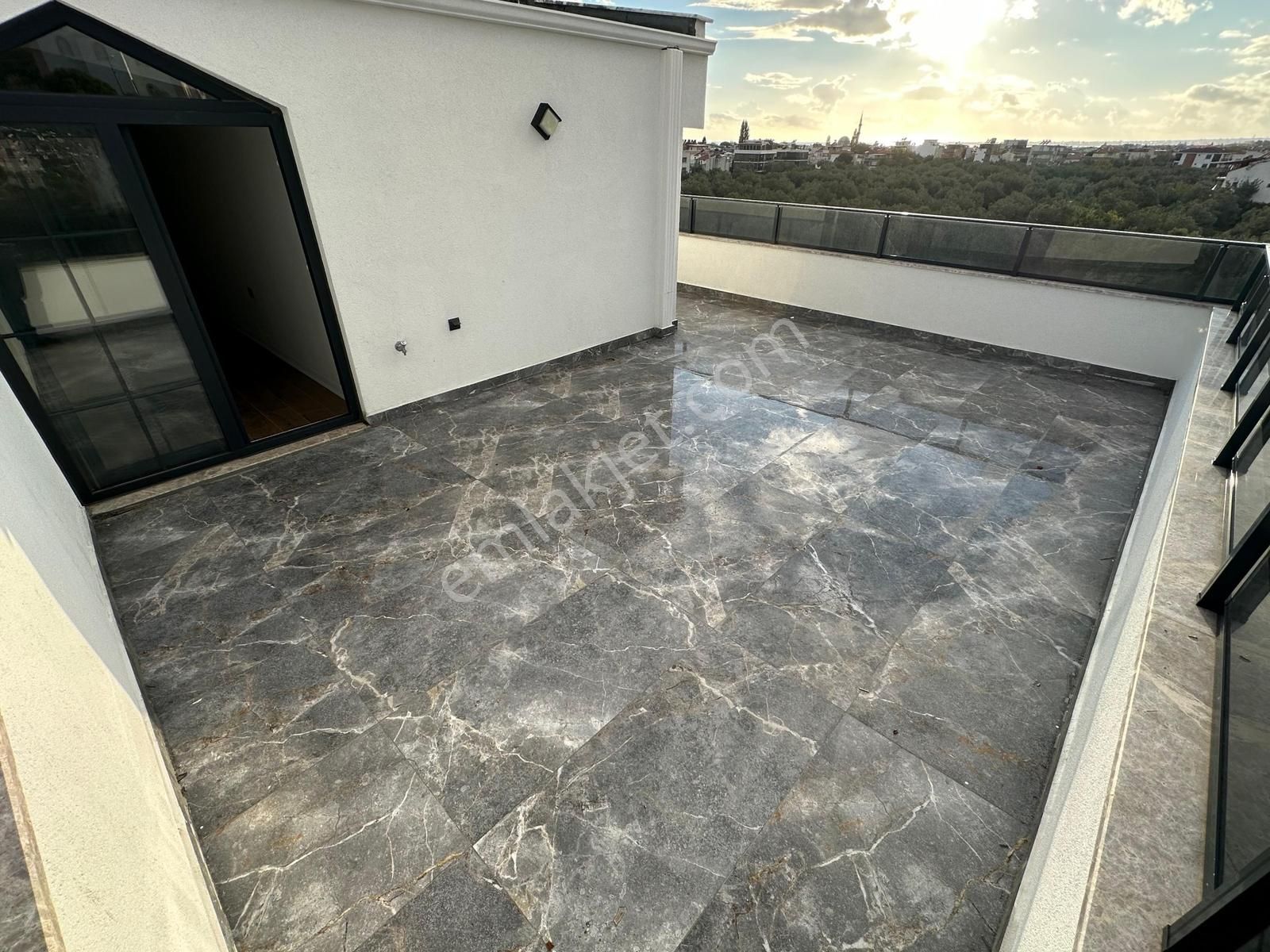 Kumsaldan Akçay'da Kapalı Otoparklı Giyinme Odalı_2+1_lüx Dublex - Görsel 26