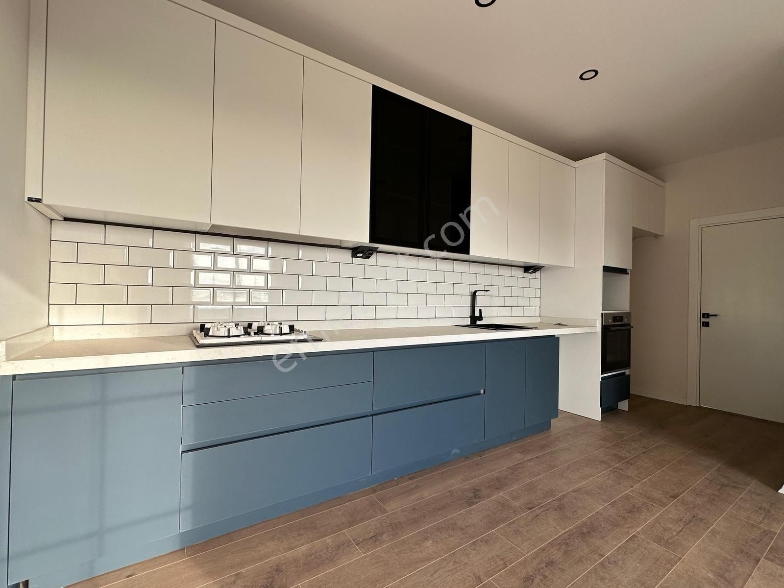 Kumsaldan Akçay'da Kapalı Otoparklı Giyinme Odalı_2+1_lüx Dublex