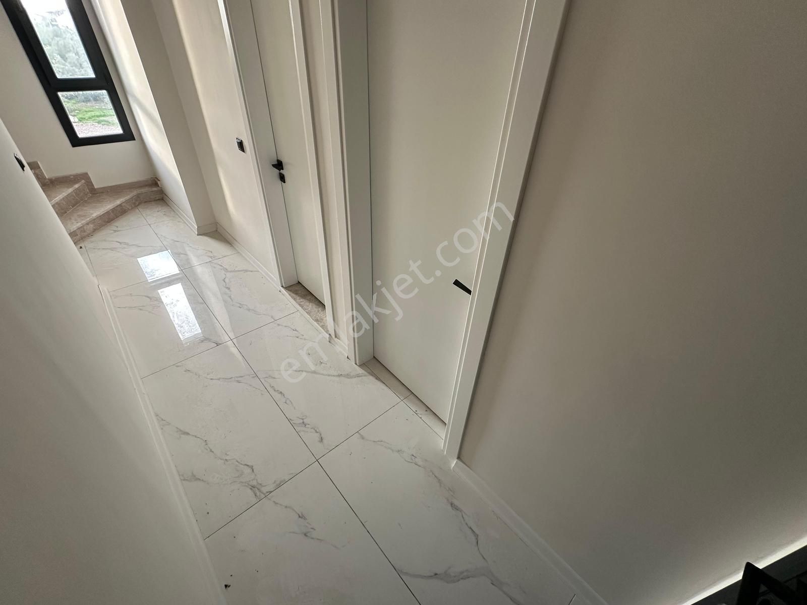 Kumsaldan Akçay'da Kapalı Otoparklı Giyinme Odalı_2+1_lüx Dublex - Görsel 9