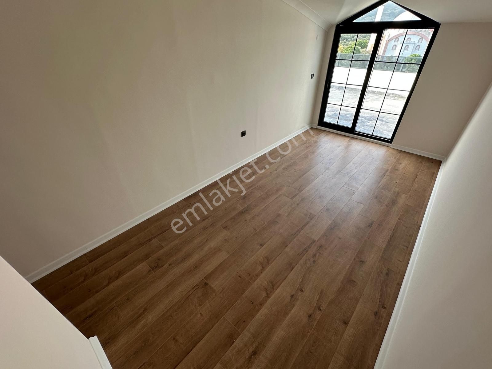 Kumsaldan Akçay'da Kapalı Otoparklı Giyinme Odalı_2+1_lüx Dublex - Görsel 14