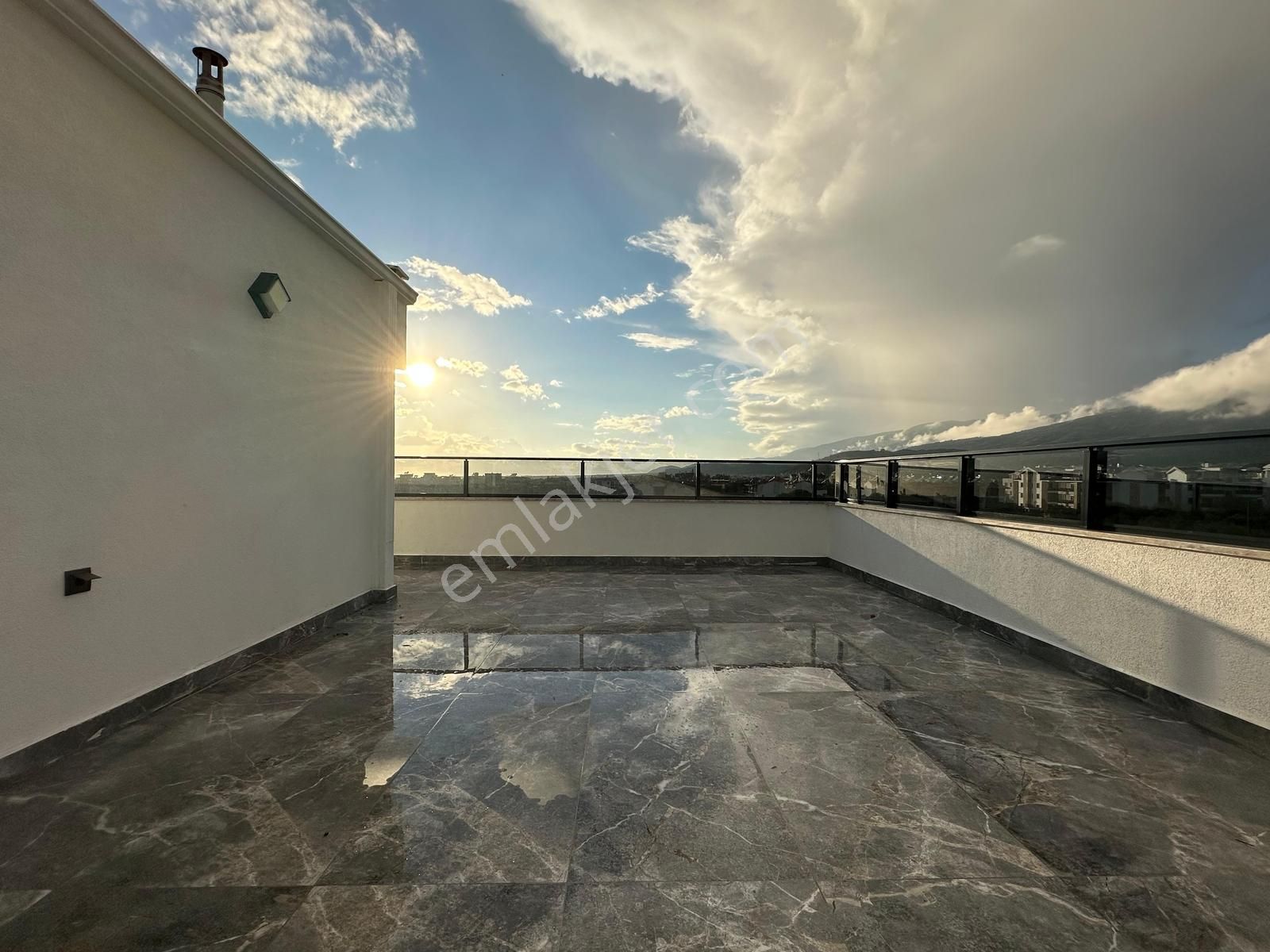 Kumsaldan Akçay'da Kapalı Otoparklı Giyinme Odalı_2+1_lüx Dublex - Görsel 8