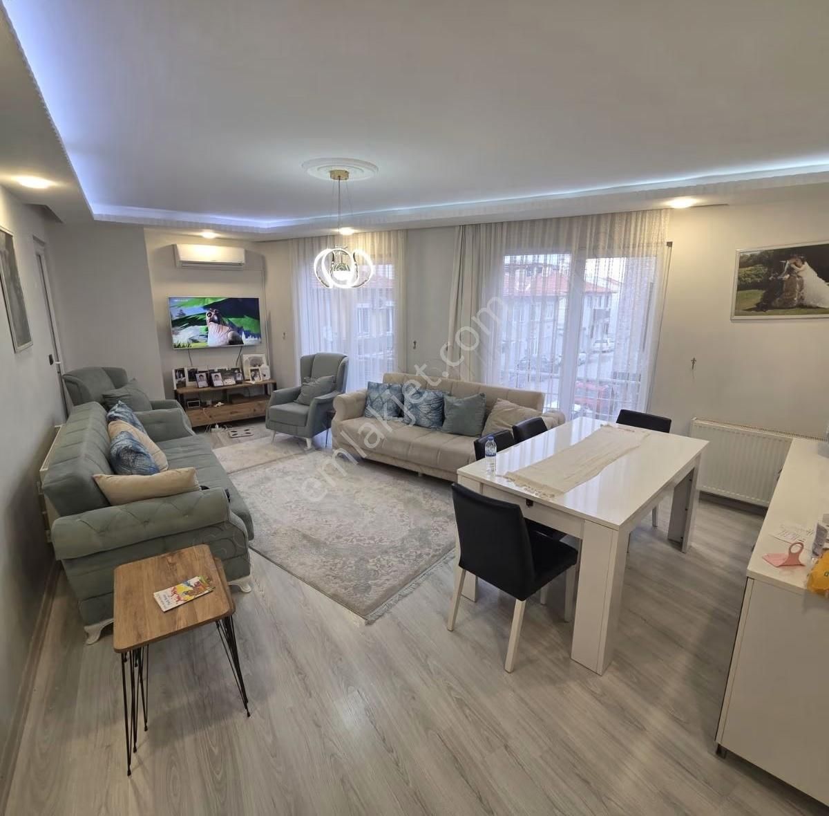 Burhaniye Merkezde Her Yere Yakın Ayrı Mutfak 3+1 Daire - Görsel 11