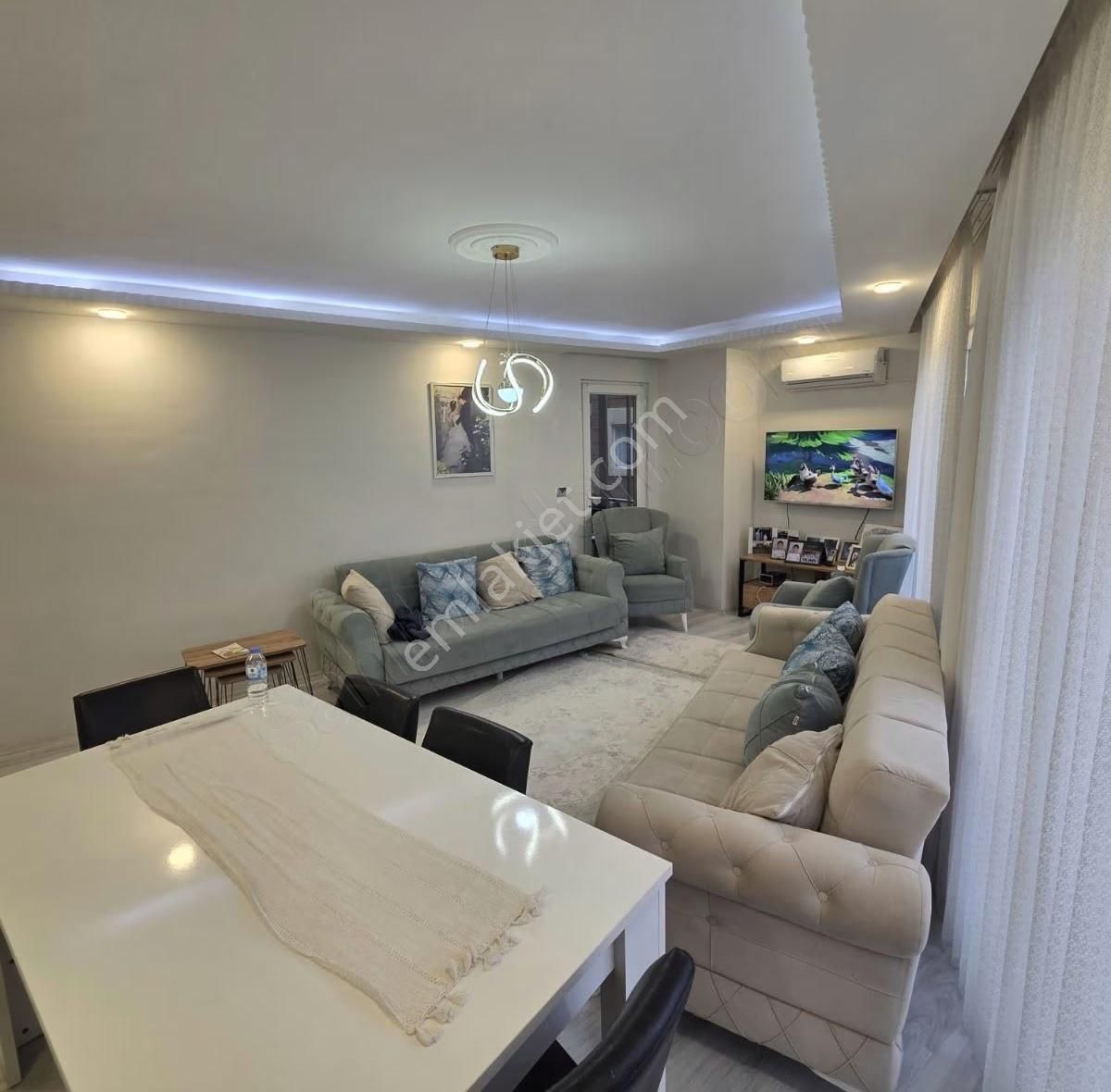 Burhaniye Merkezde Her Yere Yakın Ayrı Mutfak 3+1 Daire - Görsel 3