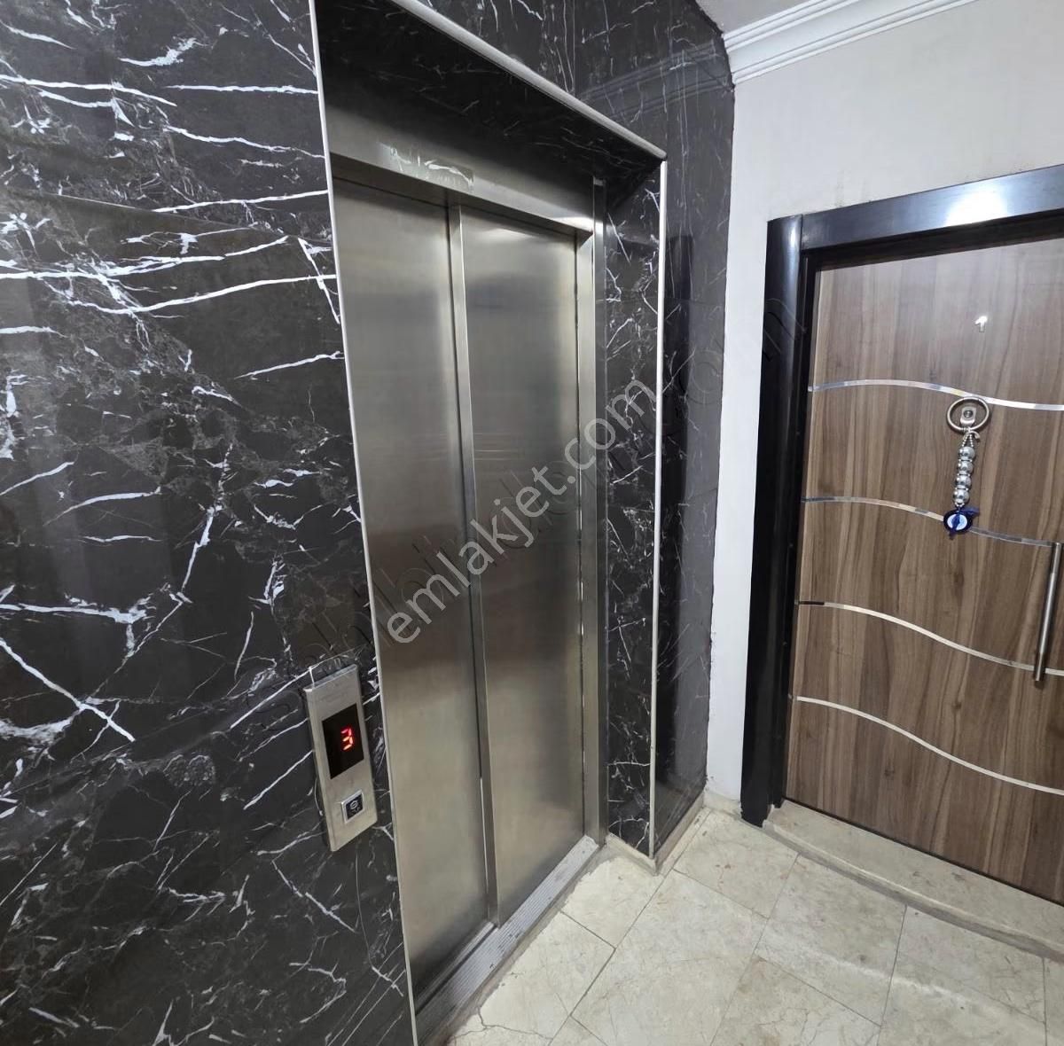 Burhaniye Merkezde Her Yere Yakın Ayrı Mutfak 3+1 Daire - Görsel 23