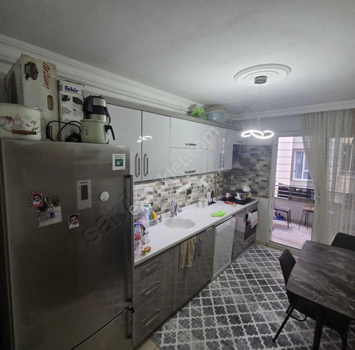 Burhaniye Merkezde Her Yere Yakın Ayrı Mutfak 3+1 Daire - Görsel 2