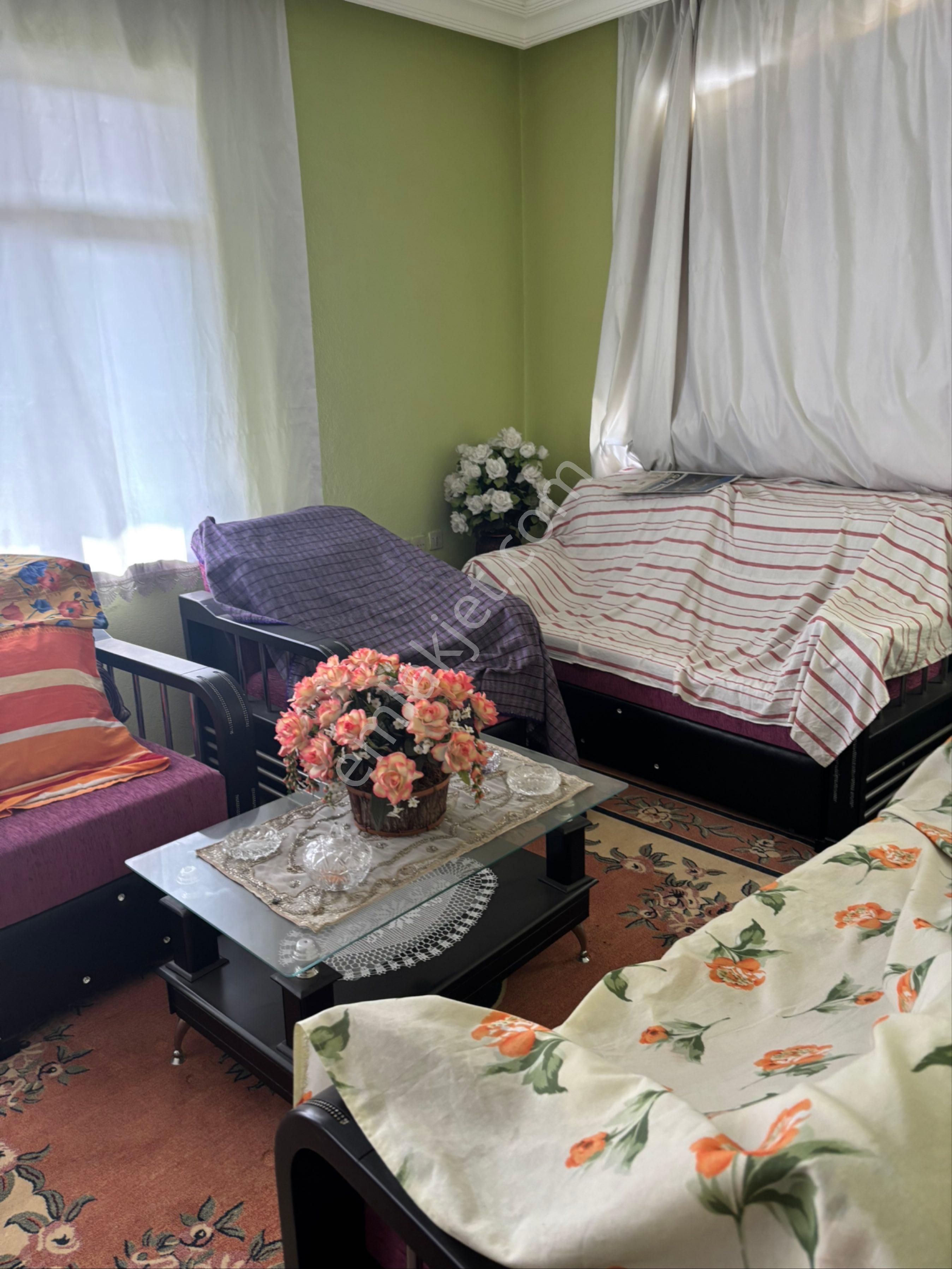 Gül Emlaktan Hasan Basri Çantay Mahallesinde Satılık 3,5 Katlı Apartman Otoparklı Masrafı Yoktur - Görsel 13
