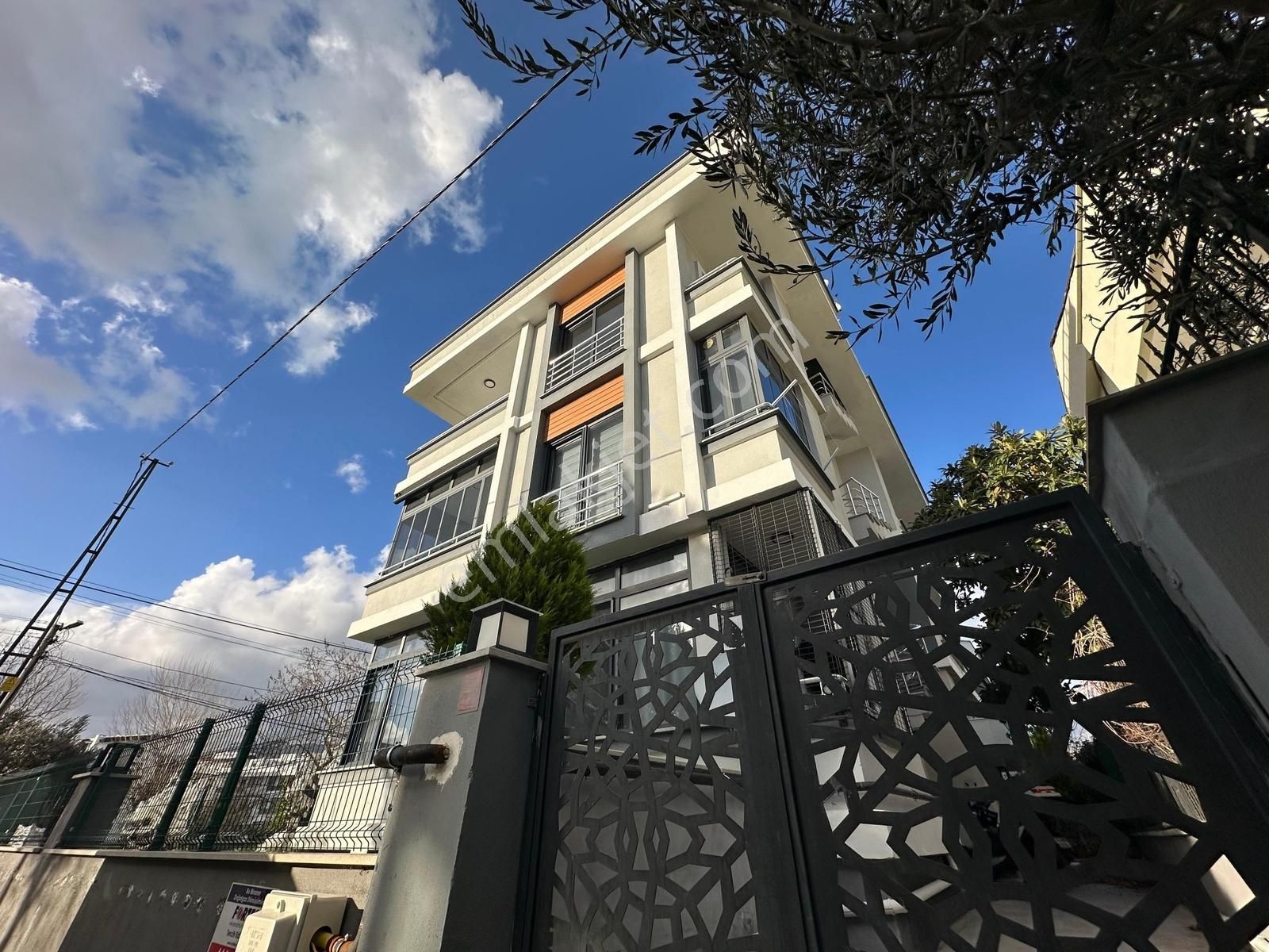 Kumsaldan Akçay Kaz Dağlarının Eteğinde 2 Yaşında_2+1_lüx Dublex