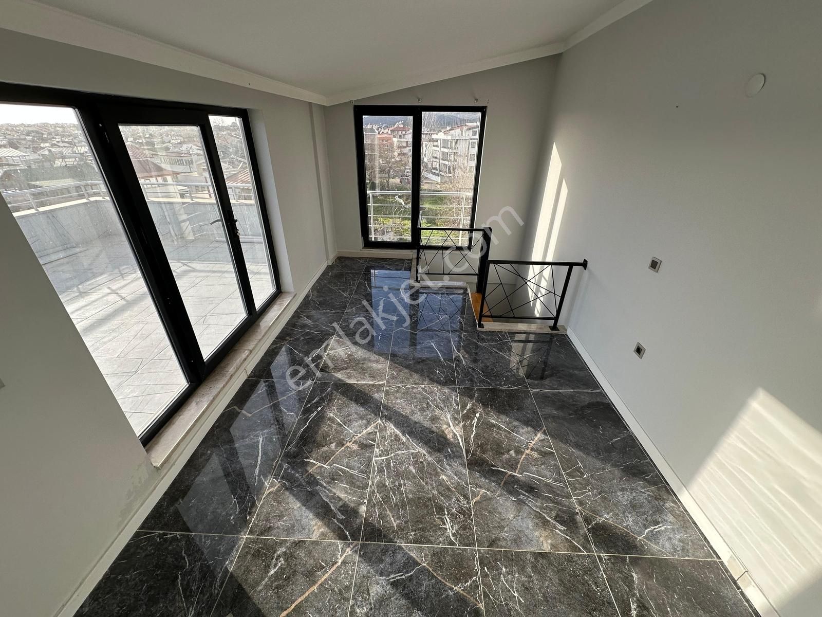 Kumsaldan Akçay Kaz Dağlarının Eteğinde 2 Yaşında_2+1_lüx Dublex - Görsel 2