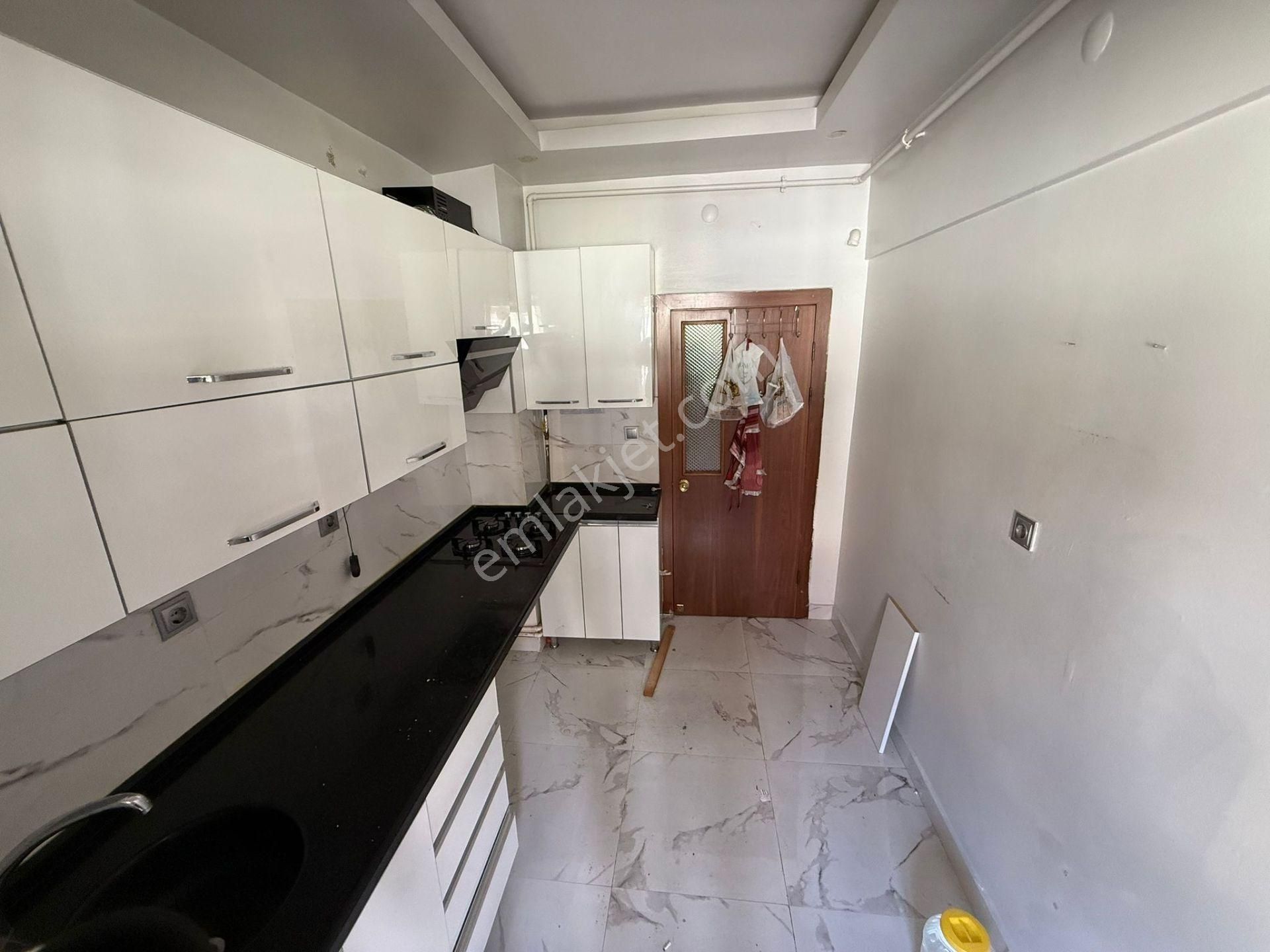 Aşağı Eğlence Meşeli Sok.'da 3+1 Bağımsız Manzaralı Acil !!