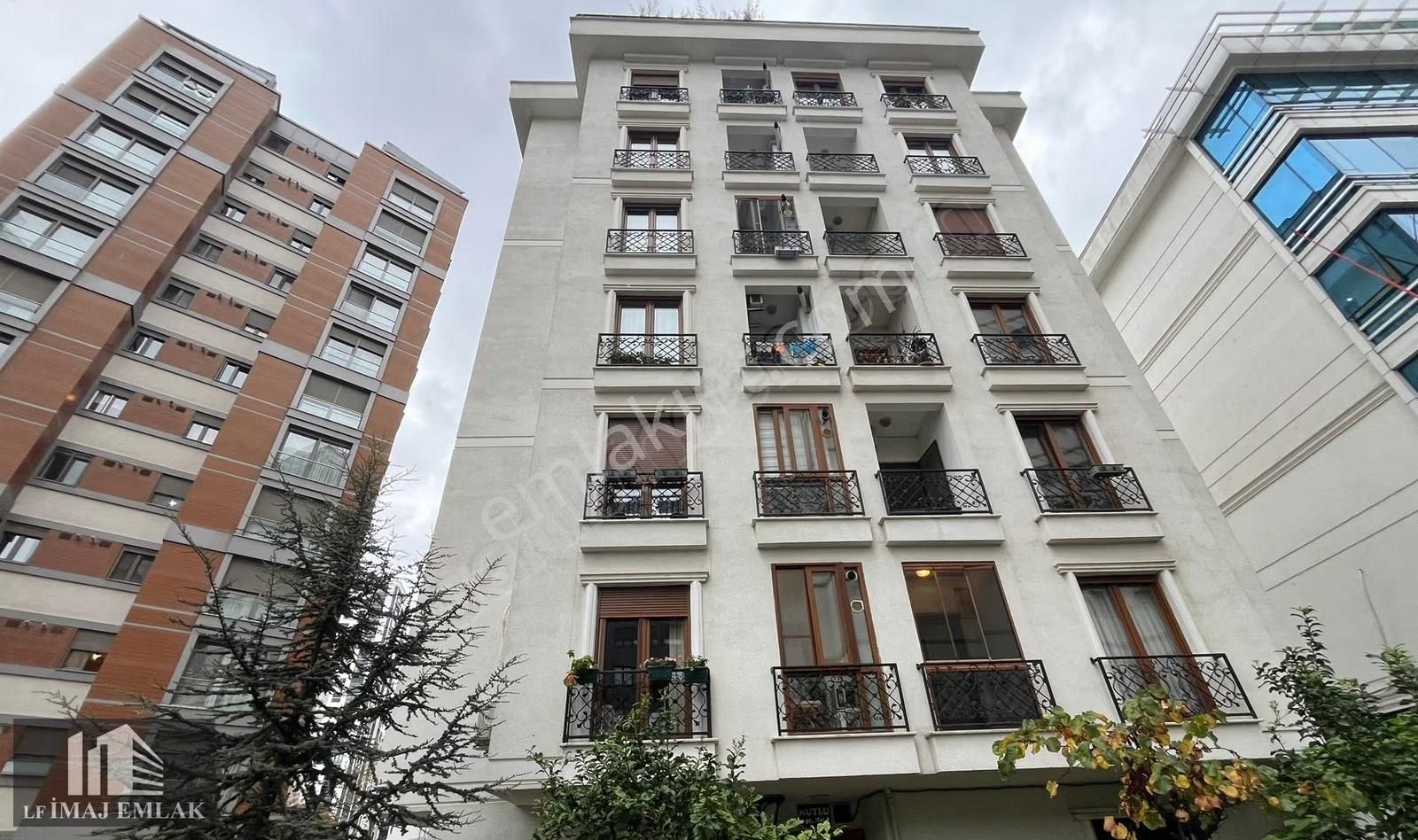 Lf İmaj Bostancı'da 2+1 Balkonlu Yarı Açık Mutfaklı Yeni Binada - Görsel 24