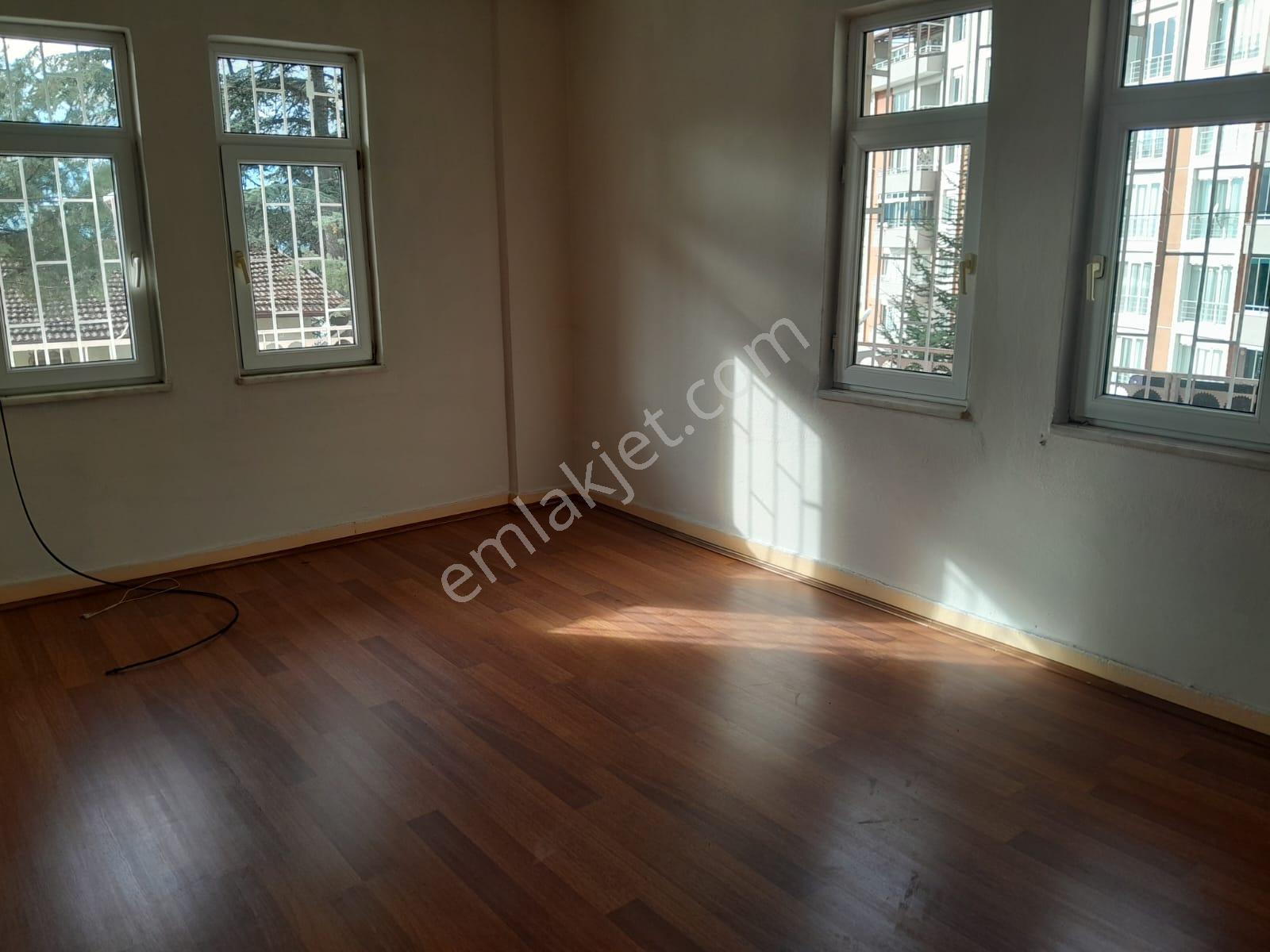 Adalet Gold Group Emlak'tan Kültür Mahallesi'nde Satılık 3+1 Sobalı Müstakil Daire - Görsel 11