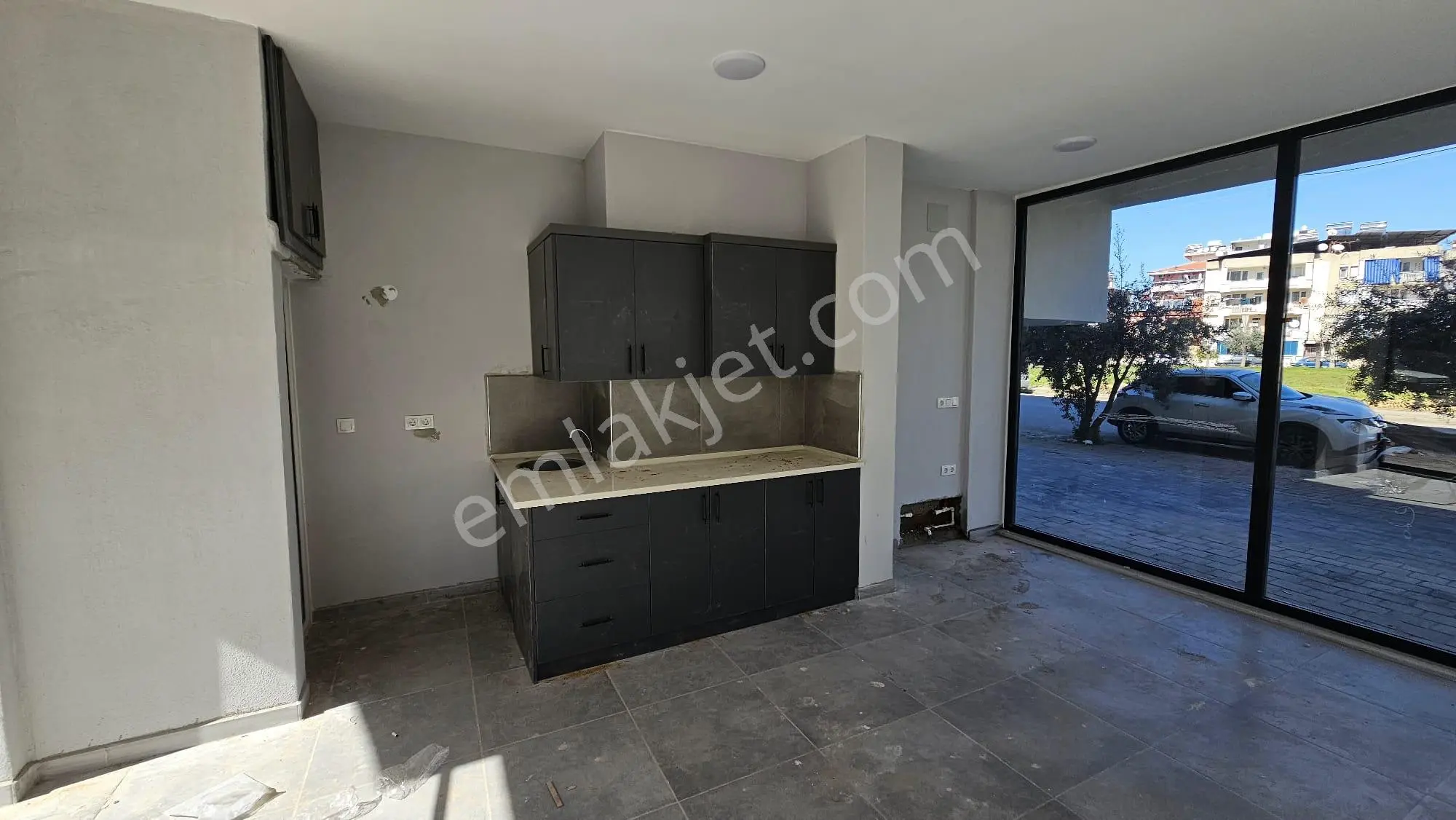 Yuvam Gayrimenkul'den Cumhuriyet Mah.64 M2 Kiralık Dükkan - Görsel 3