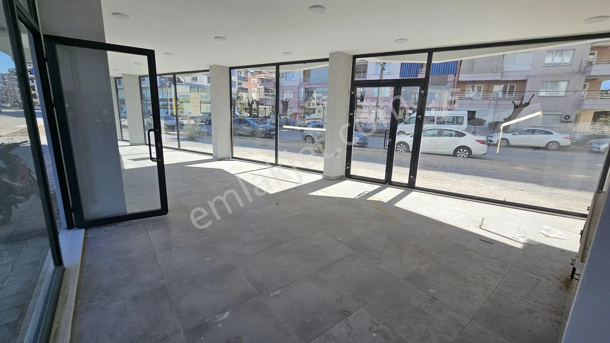 Yuvam Gayrimenkul'den Cumhuriyet Mah.64 M2 Kiralık Dükkan - Görsel 5
