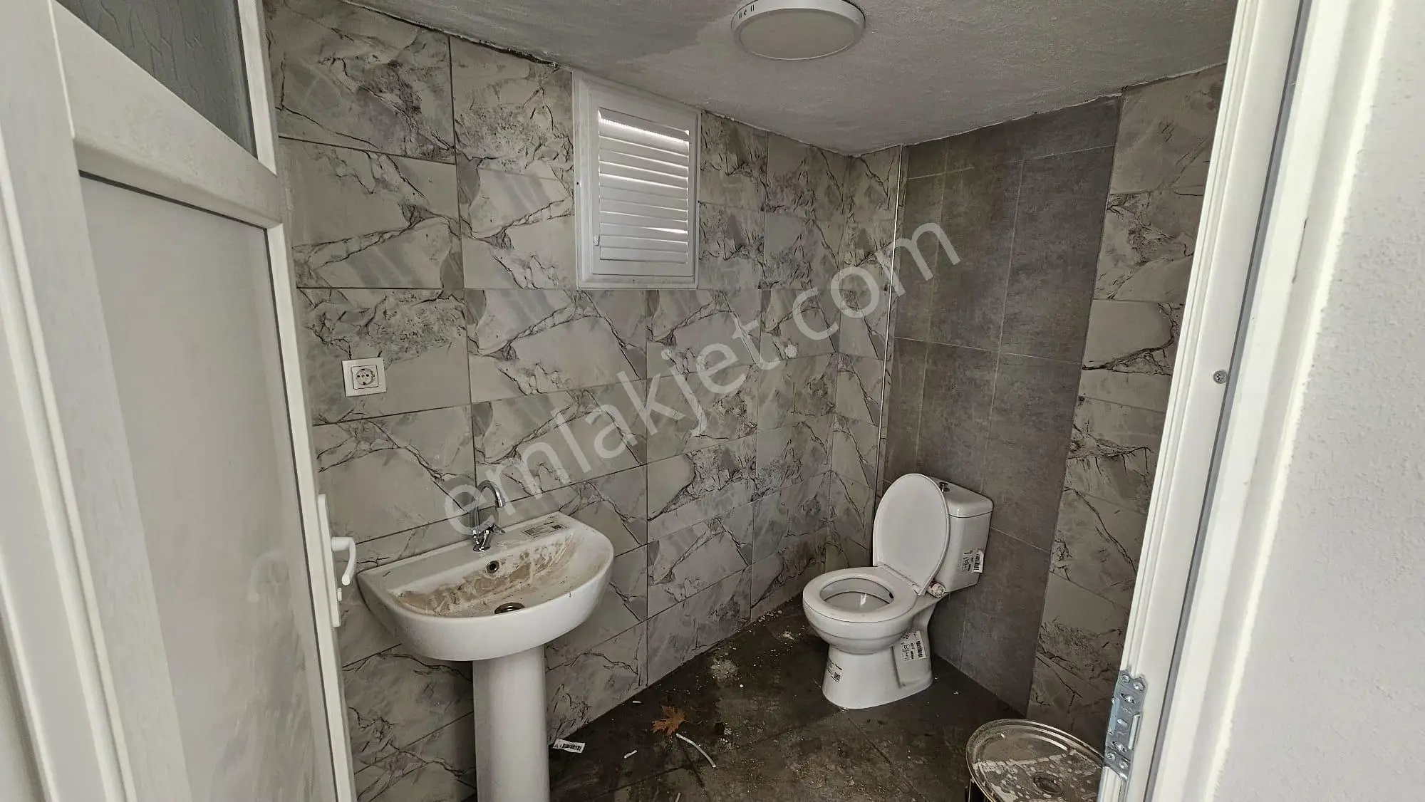 Yuvam Gayrimenkul'den Cumhuriyet Mah.64 M2 Kiralık Dükkan - Görsel 4