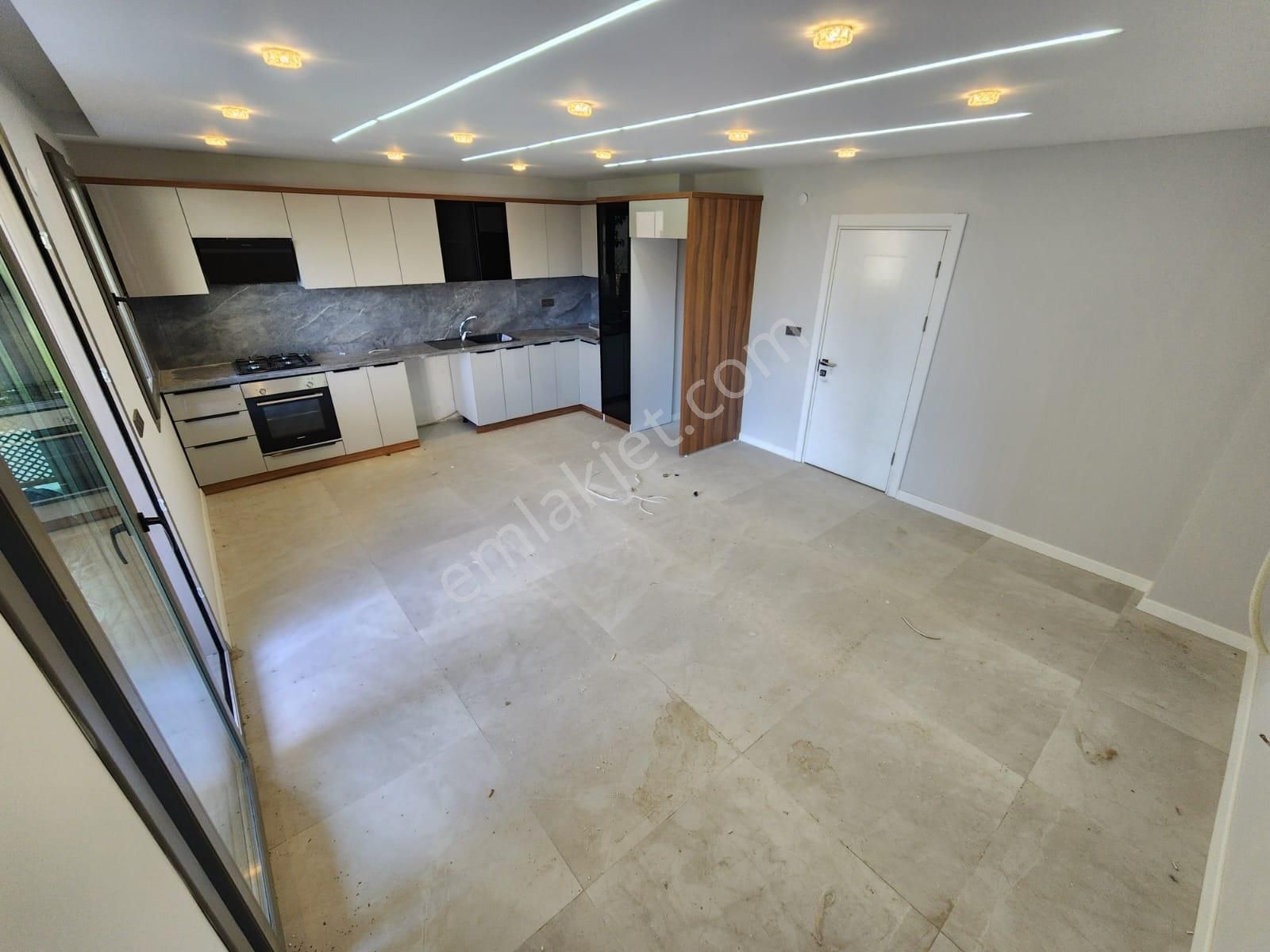 Kumsaldan Mavi Ve Yeşilin Birleştiği Lüx Tasarım_4+1_geniş Villa - Görsel 17