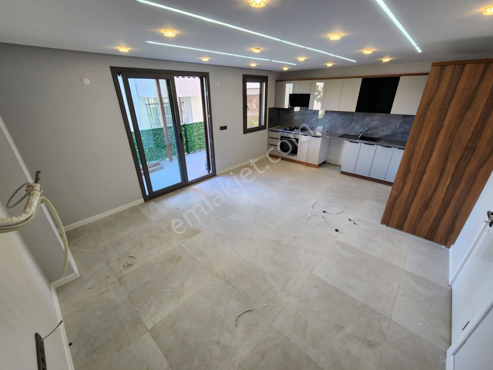 Kumsaldan Mavi Ve Yeşilin Birleştiği Lüx Tasarım_4+1_geniş Villa - Görsel 16