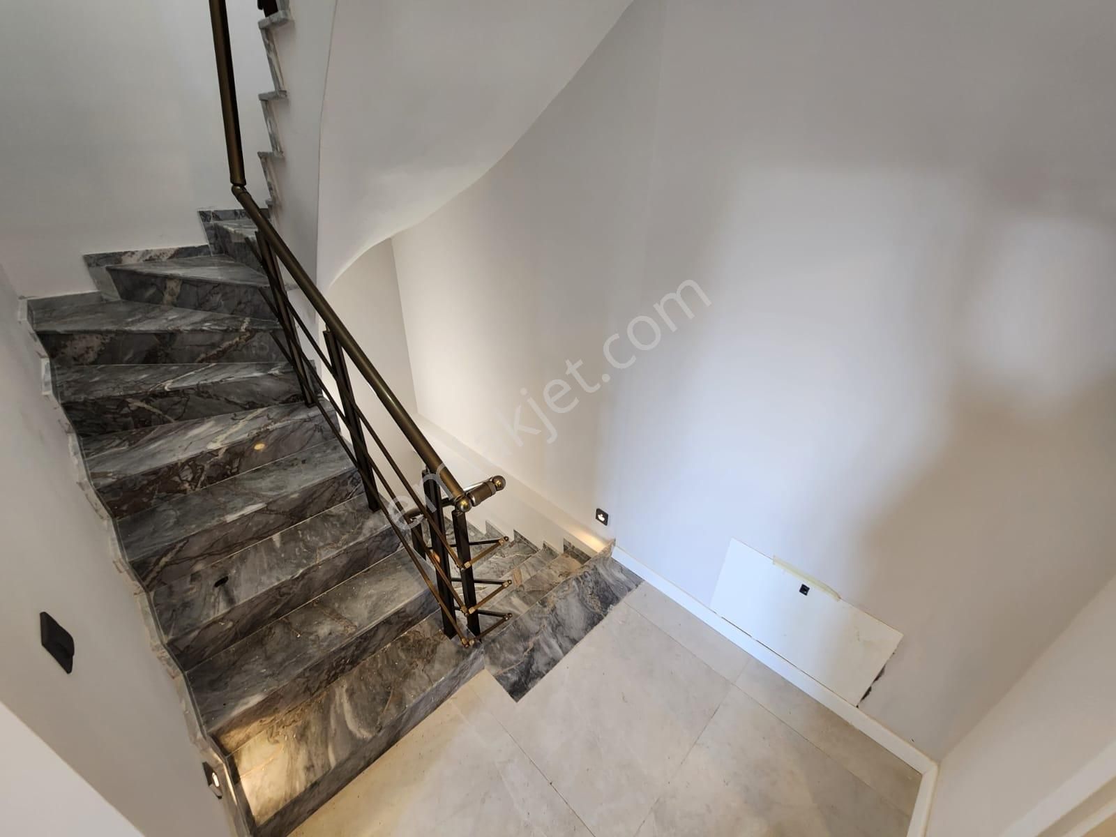 Kumsaldan Mavi Ve Yeşilin Birleştiği Lüx Tasarım_4+1_geniş Villa - Görsel 14