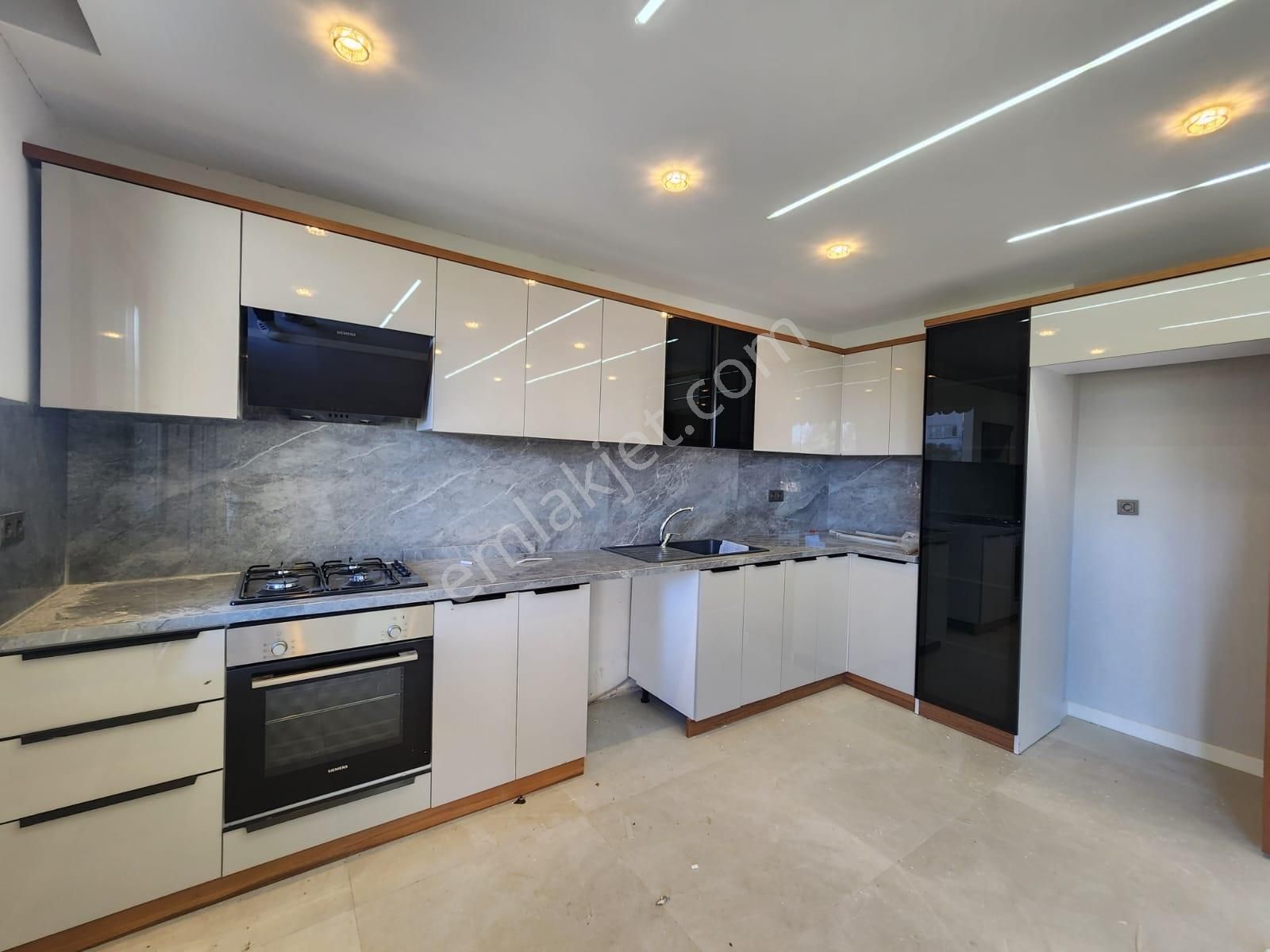 Kumsaldan Mavi Ve Yeşilin Birleştiği Lüx Tasarım_4+1_geniş Villa - Görsel 34