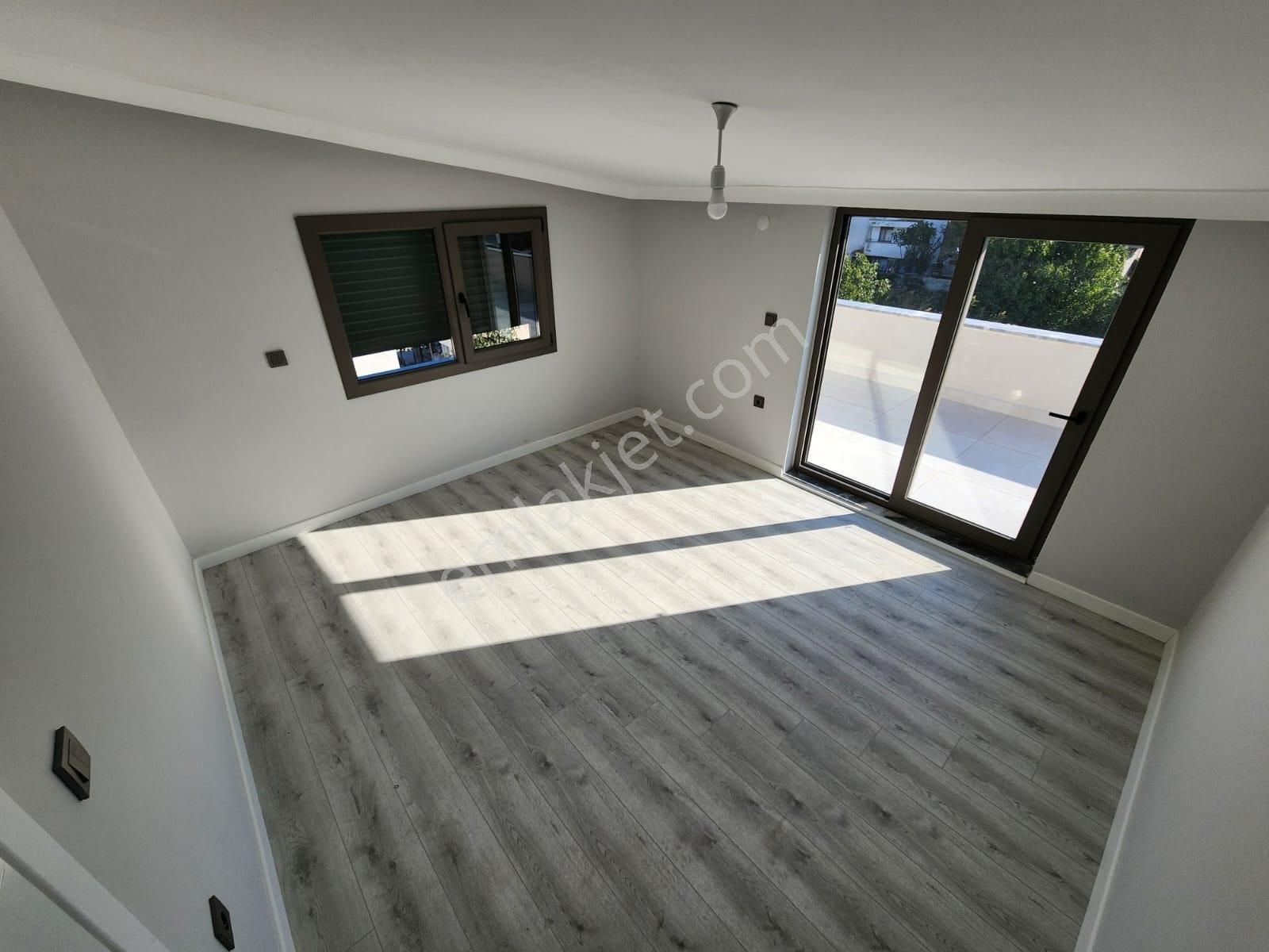 Kumsaldan Mavi Ve Yeşilin Birleştiği Lüx Tasarım_4+1_geniş Villa - Görsel 7