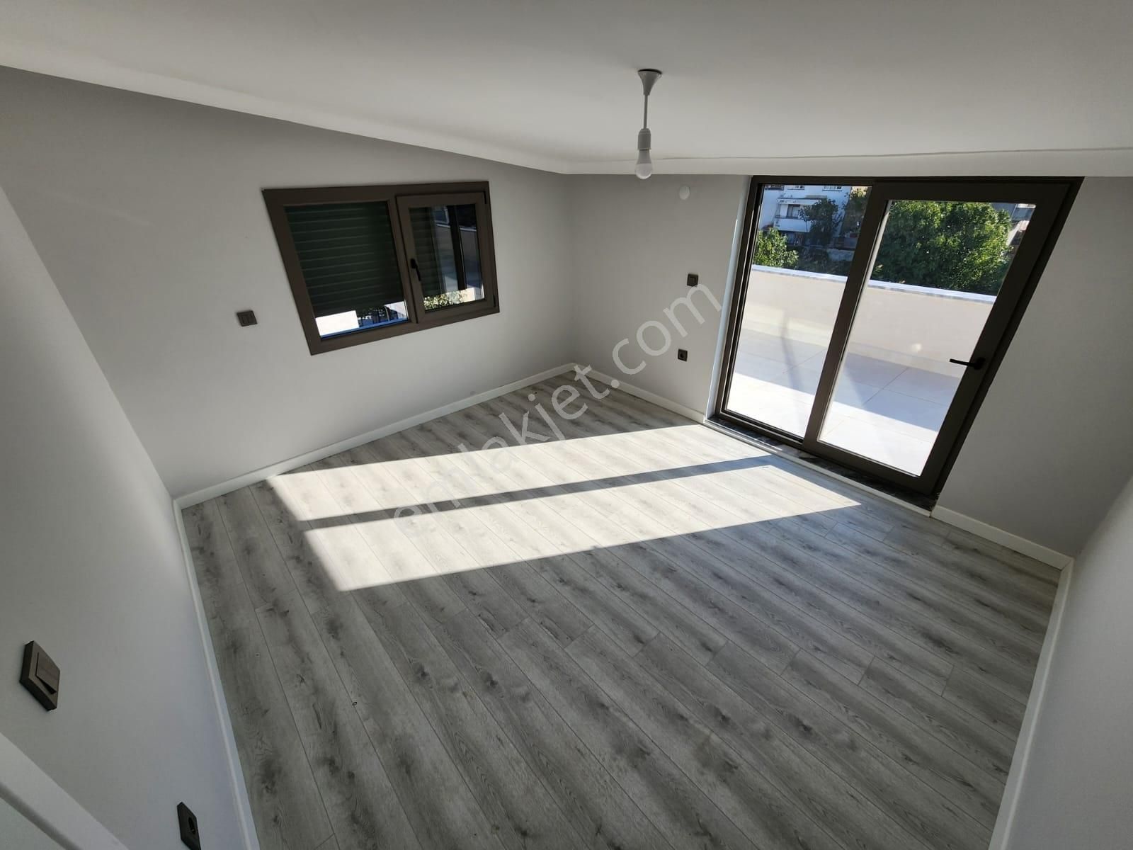 Kumsaldan Mavi Ve Yeşilin Birleştiği Lüx Tasarım_4+1_geniş Villa - Görsel 11