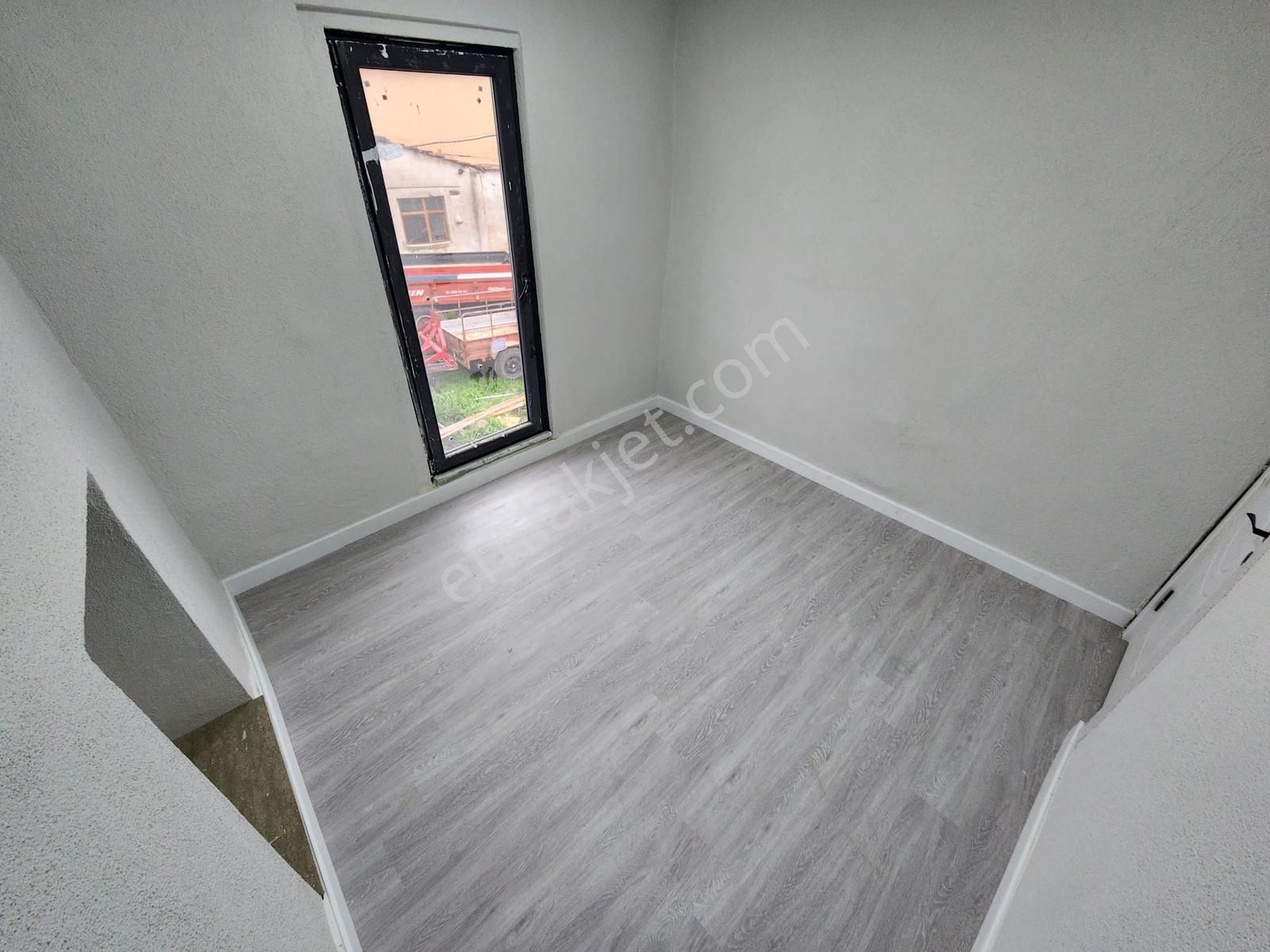 Kumsaldan Kızılkeçili'de Köy Havası Eşliğinde_1+1_bahçeli Daire! - Görsel 7