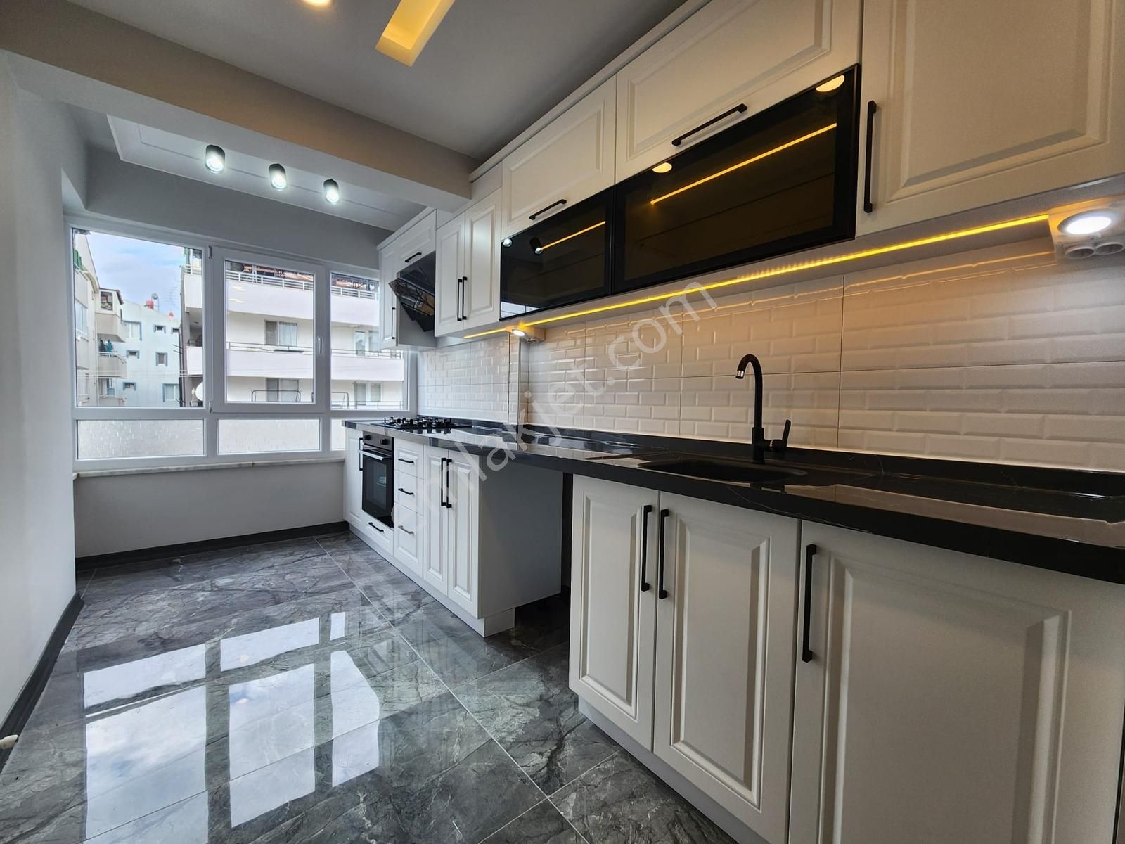 Kumsaldan Akçayda Muhteşem Konuma Sahip_2+1_öncephe Arakat Daire - Görsel 3