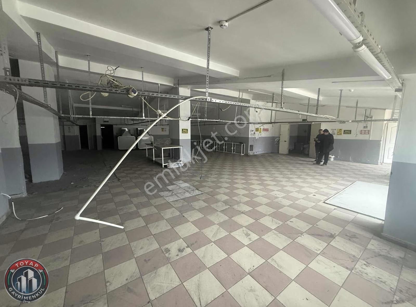 Toyap İnş Uğurmumcu 650 M2 4.kat Yük Asansörlü Kiralık İş Yeri - Görsel 2
