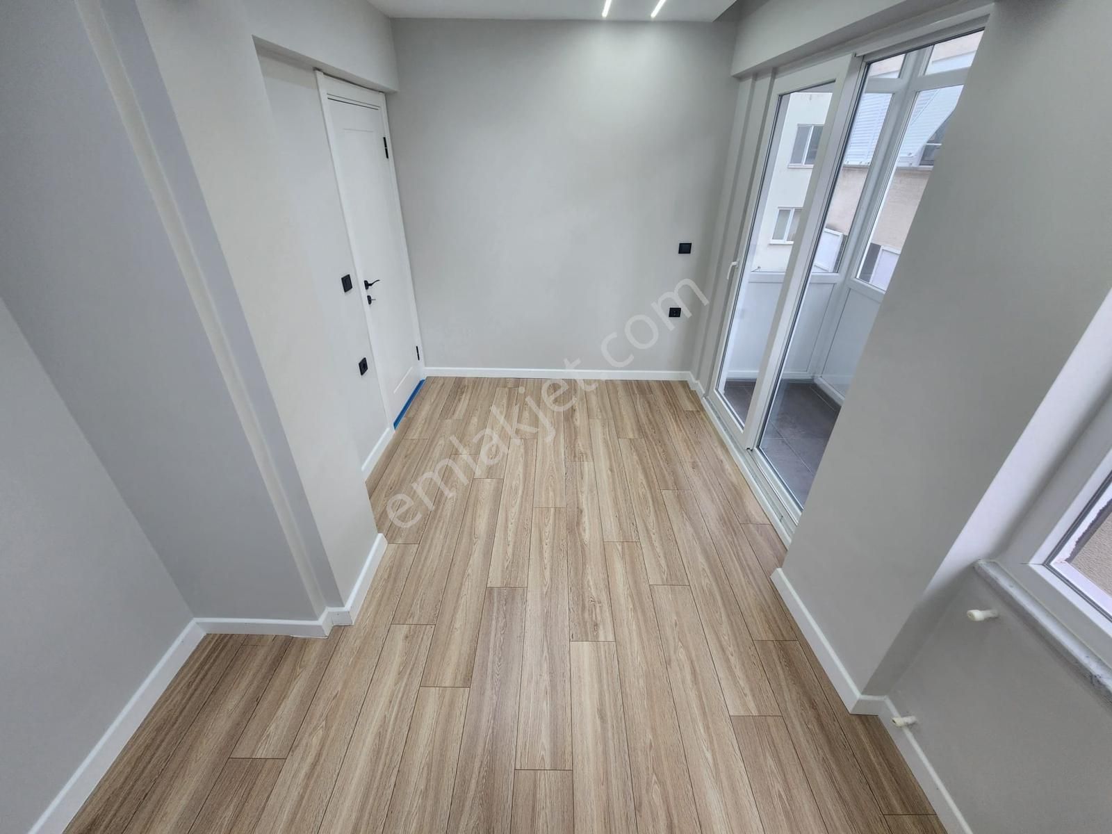 Kumsaldan Akçayda Denize 300mt Ebeveyn Banyolu_2+1_öncephe Daire - Görsel 4