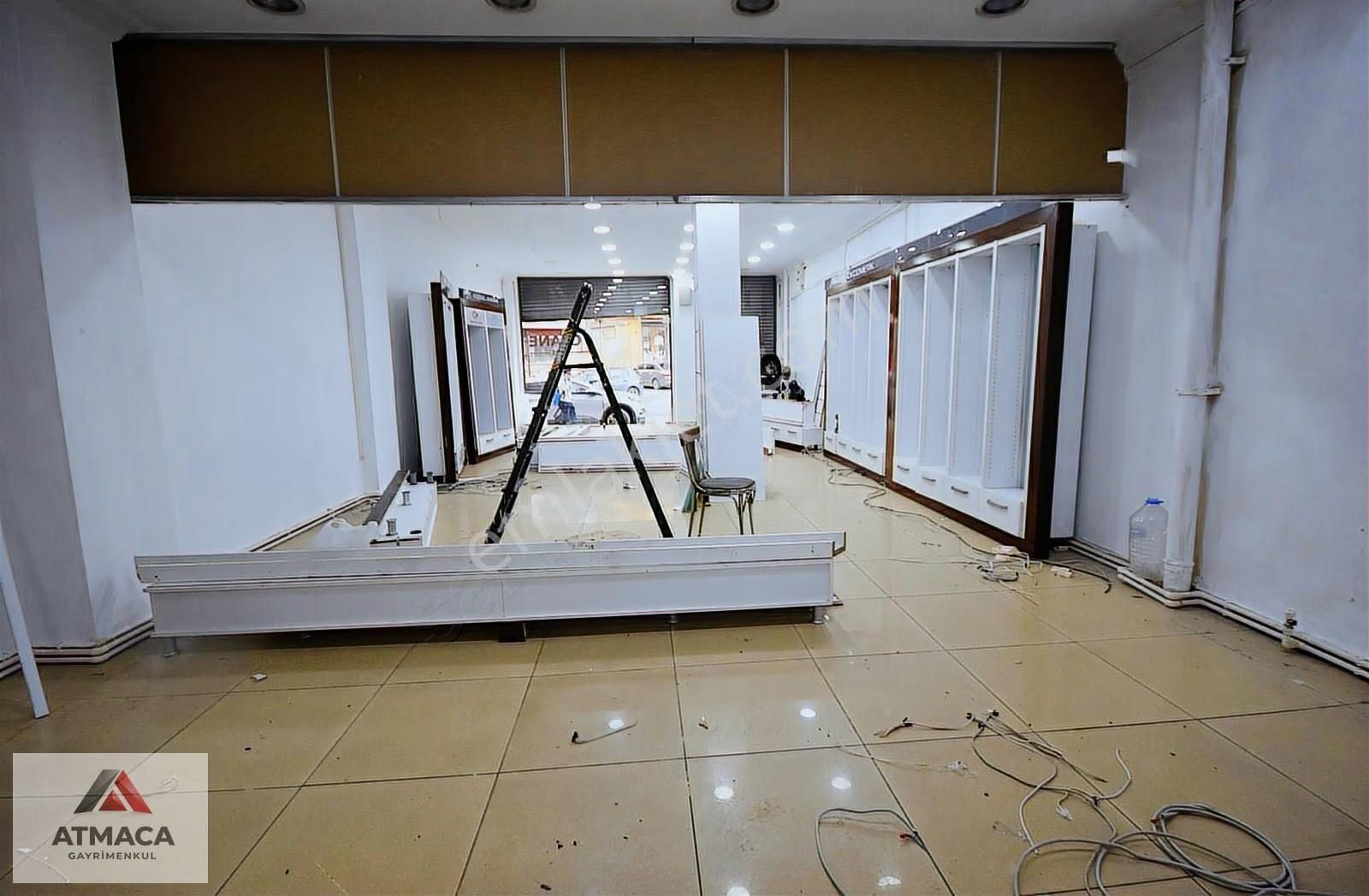 Sefaköy Tevfikbey Meydanda 100m2 Düz Giriş Kiralık Dükkan - Görsel 6